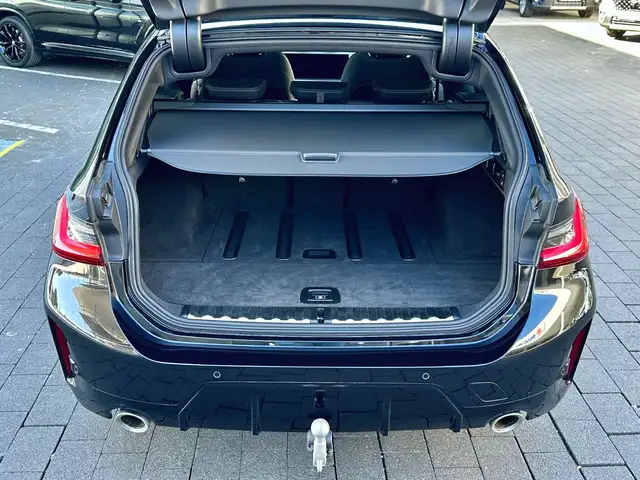 BMW 3 Series view 8