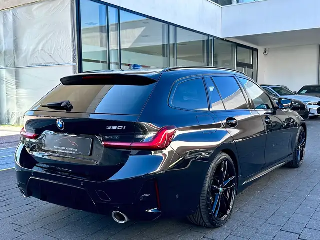 BMW 3 Series view 4