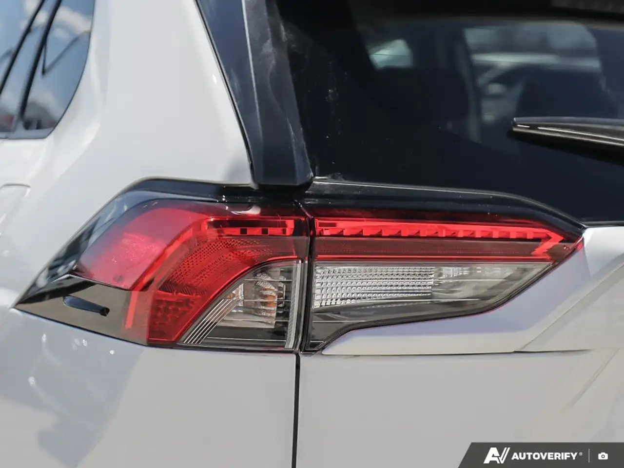 Toyota RAV 4 снимка Toyota RAV 4