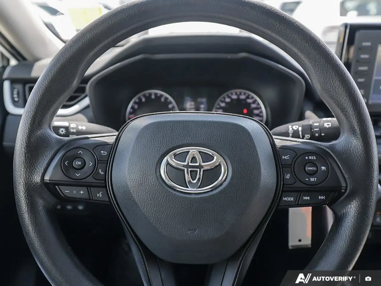 Toyota RAV 4 снимка Toyota RAV 4