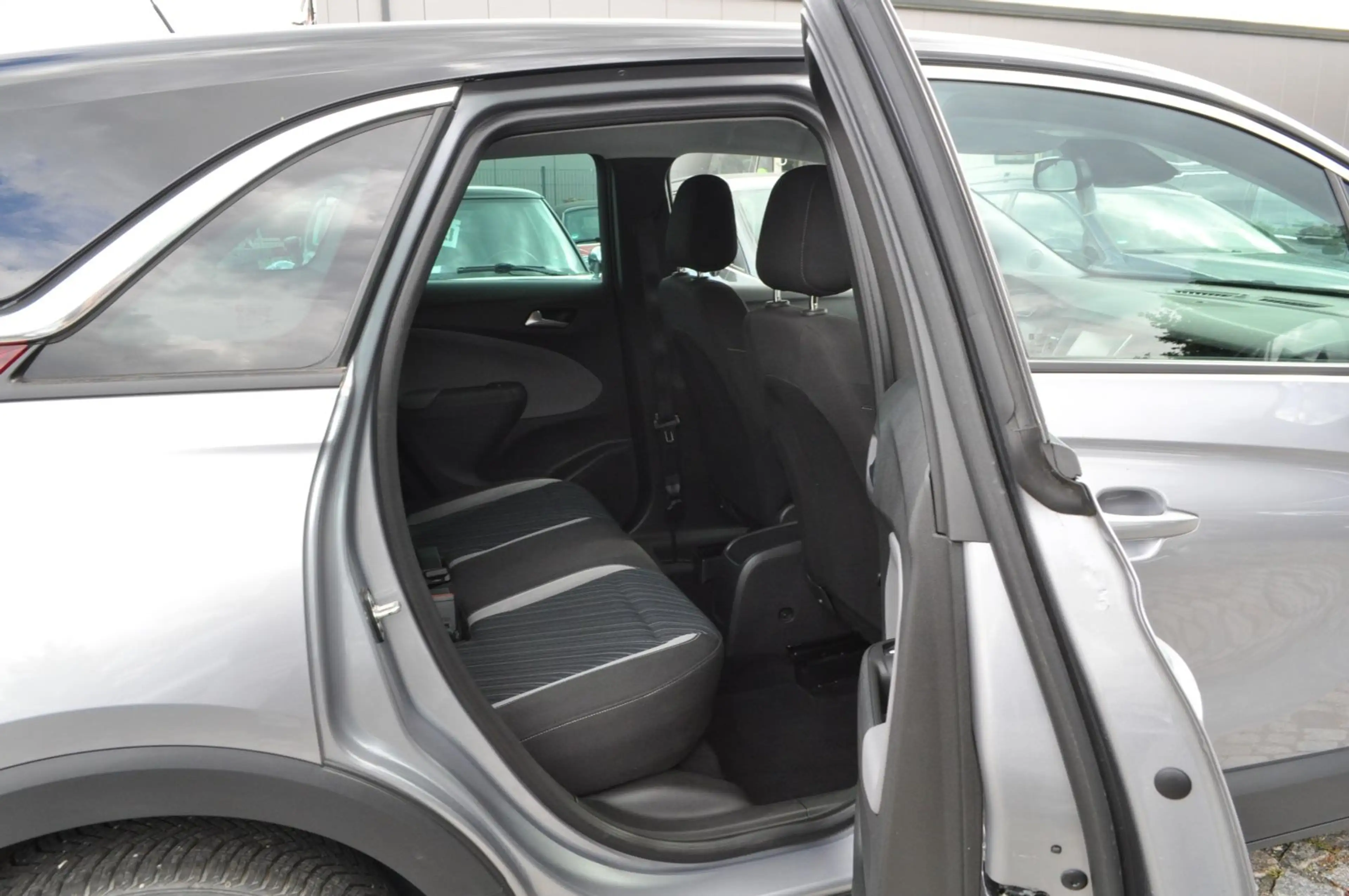 Opel Crossland X 1.2 /R-KAMERA/LED/TEMPOMAT — photo 9