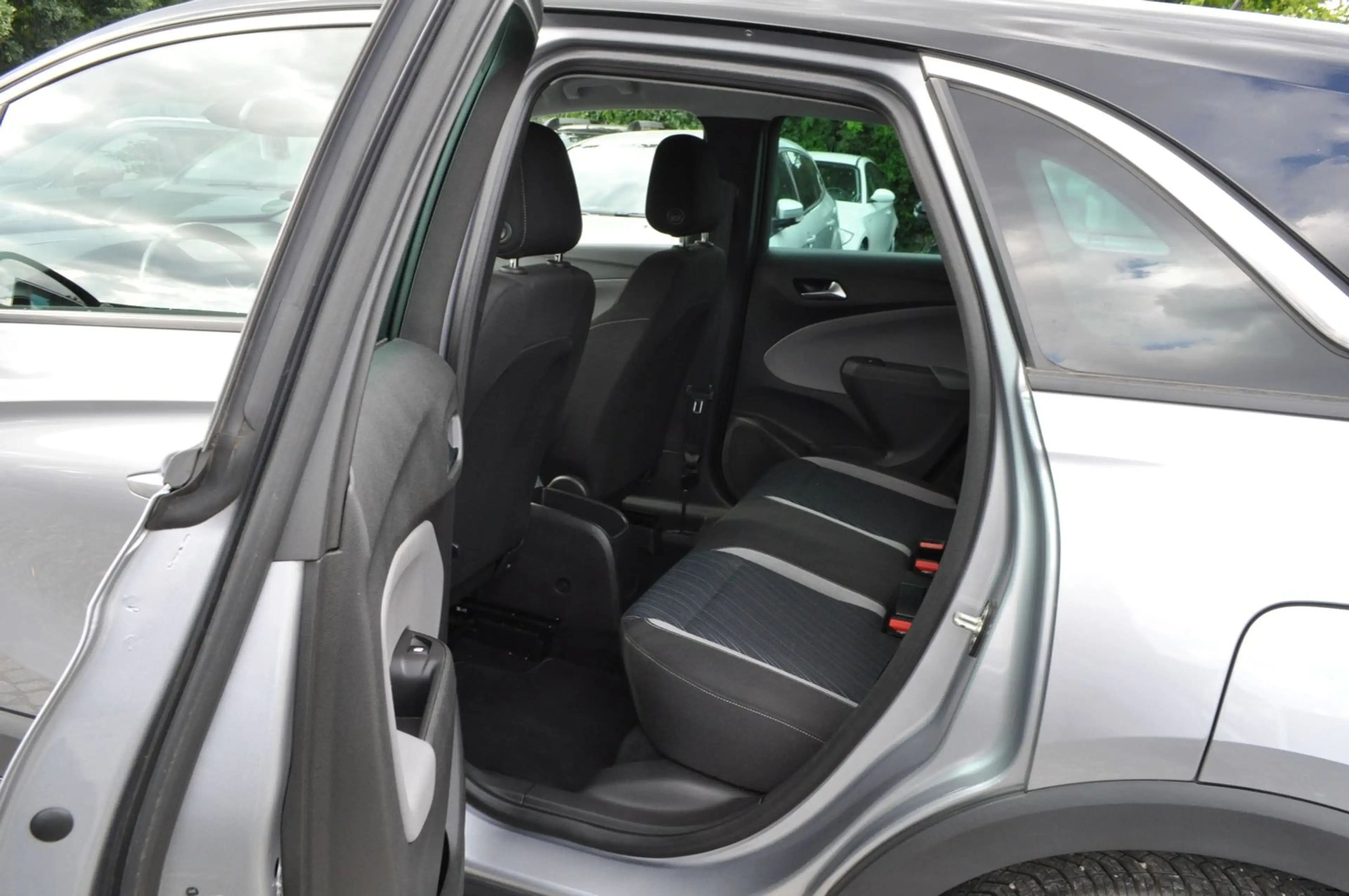 Opel Crossland X 1.2 /R-KAMERA/LED/TEMPOMAT — photo 8