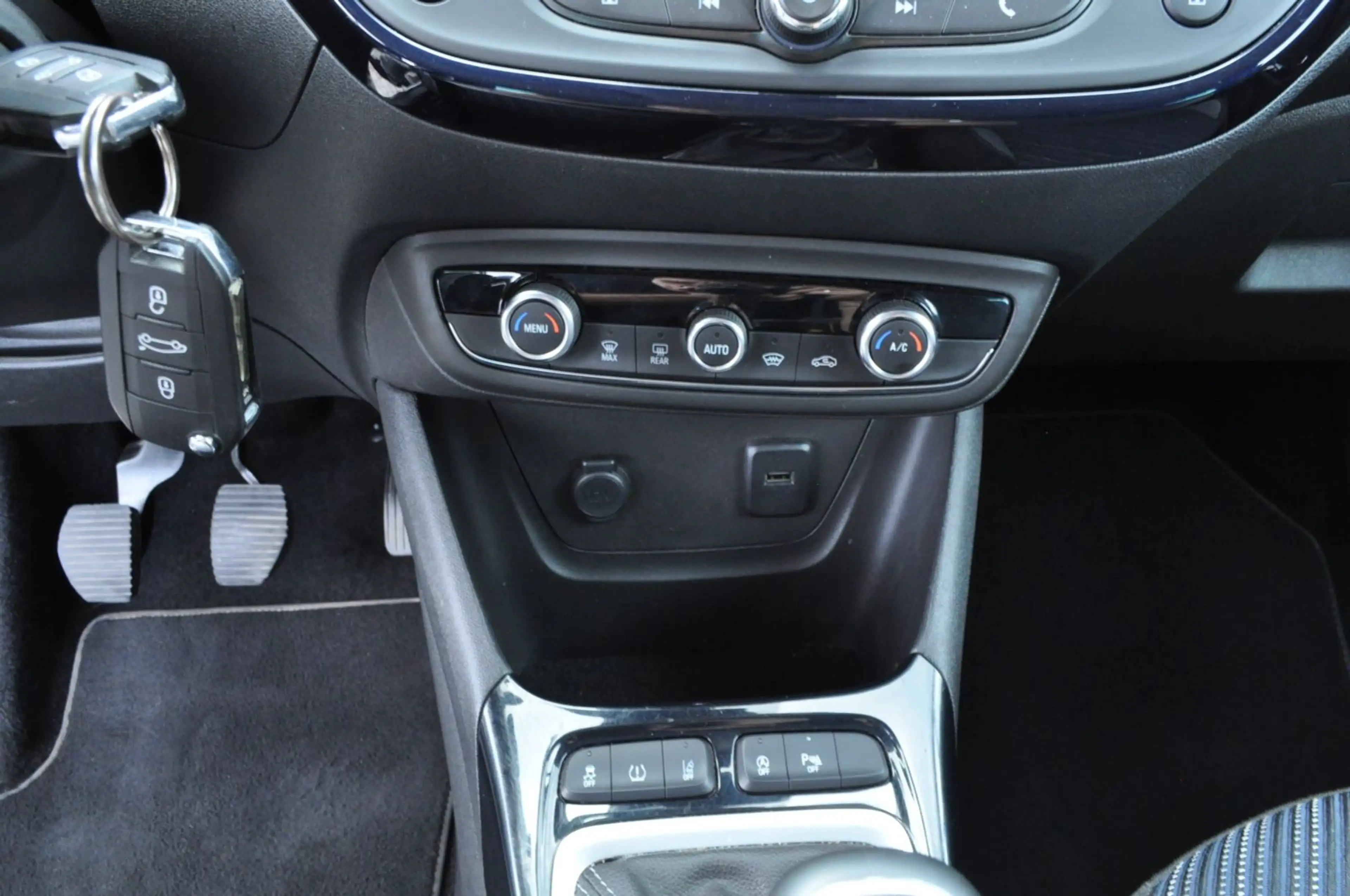 Opel Crossland X 1.2 /R-KAMERA/LED/TEMPOMAT — photo 14