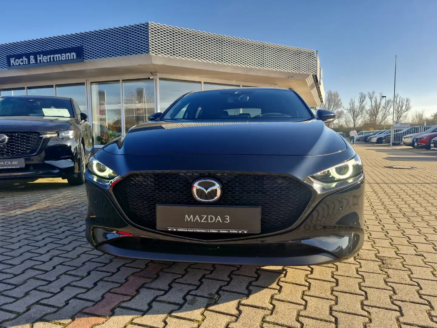 Mazda 3 SKYACTIV-G 2.0 150PS Design+Premiumpaket BOSE 360G Noir - 2