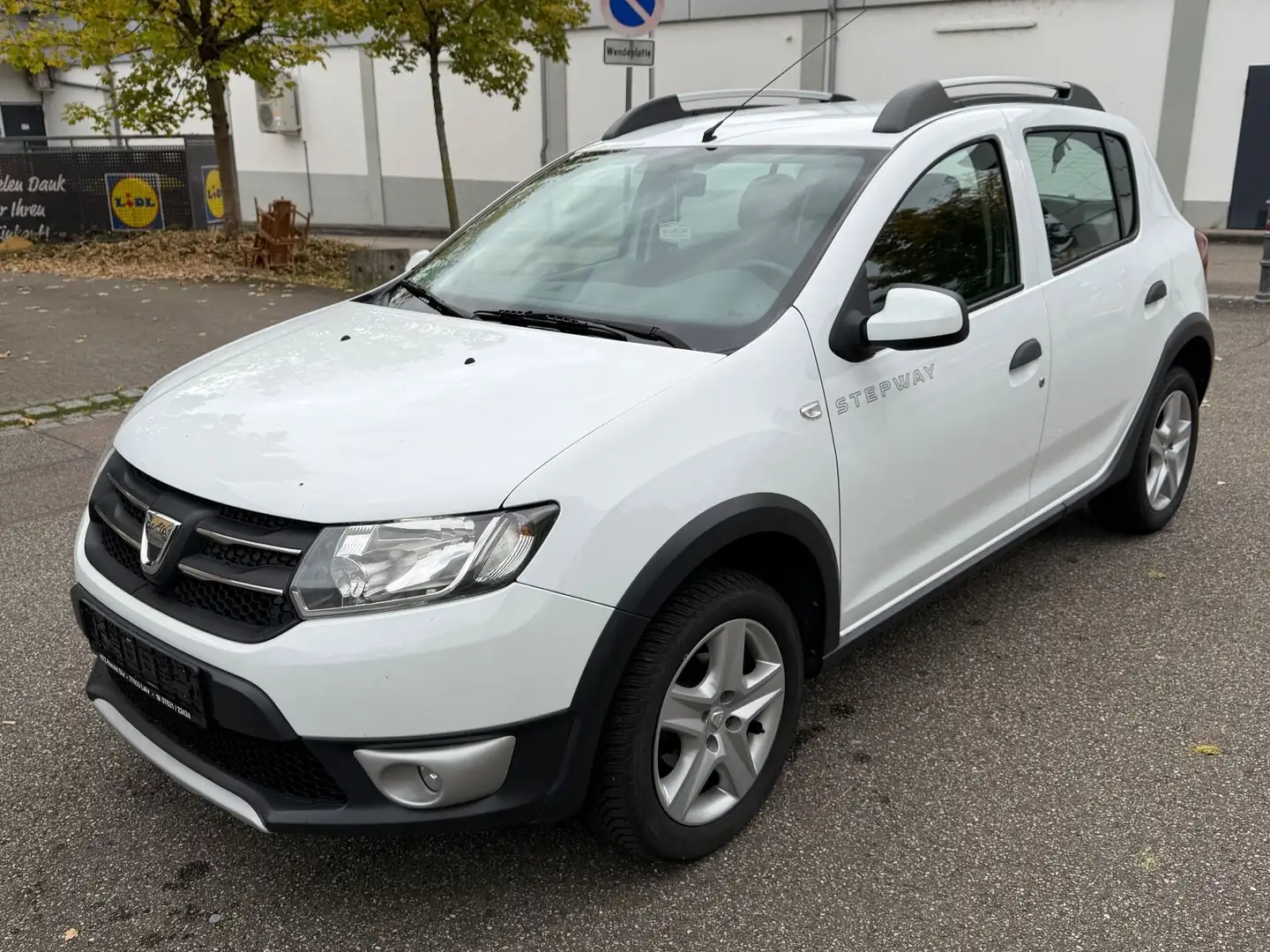 Dacia Sandero II Stepway Prestige TÜV NEU/NAVI/TEMPOM. Weiß - 2