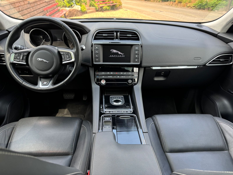 Jaguar F-Pace F-PACE R-Sport AWD — photo 8