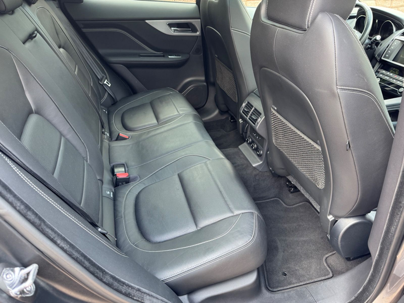 Jaguar F-Pace F-PACE R-Sport AWD — photo 9