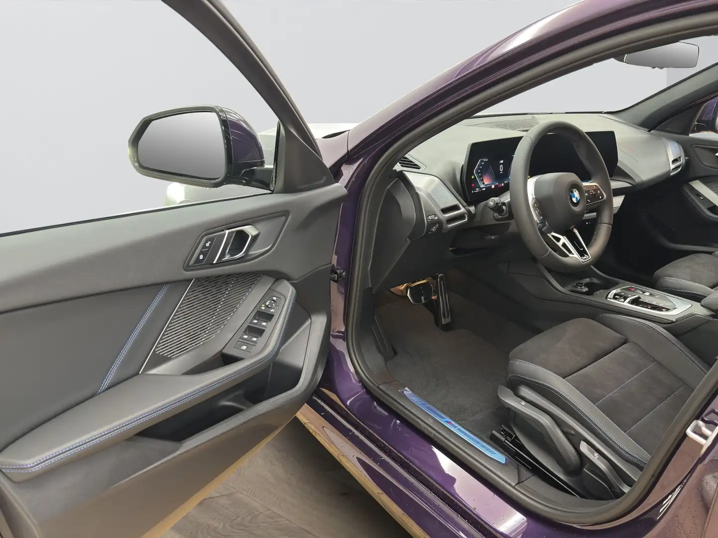 BMW 120 [M Sport, Navi, 19" LMR, RFK, SHZ, LED] Mauve - 2