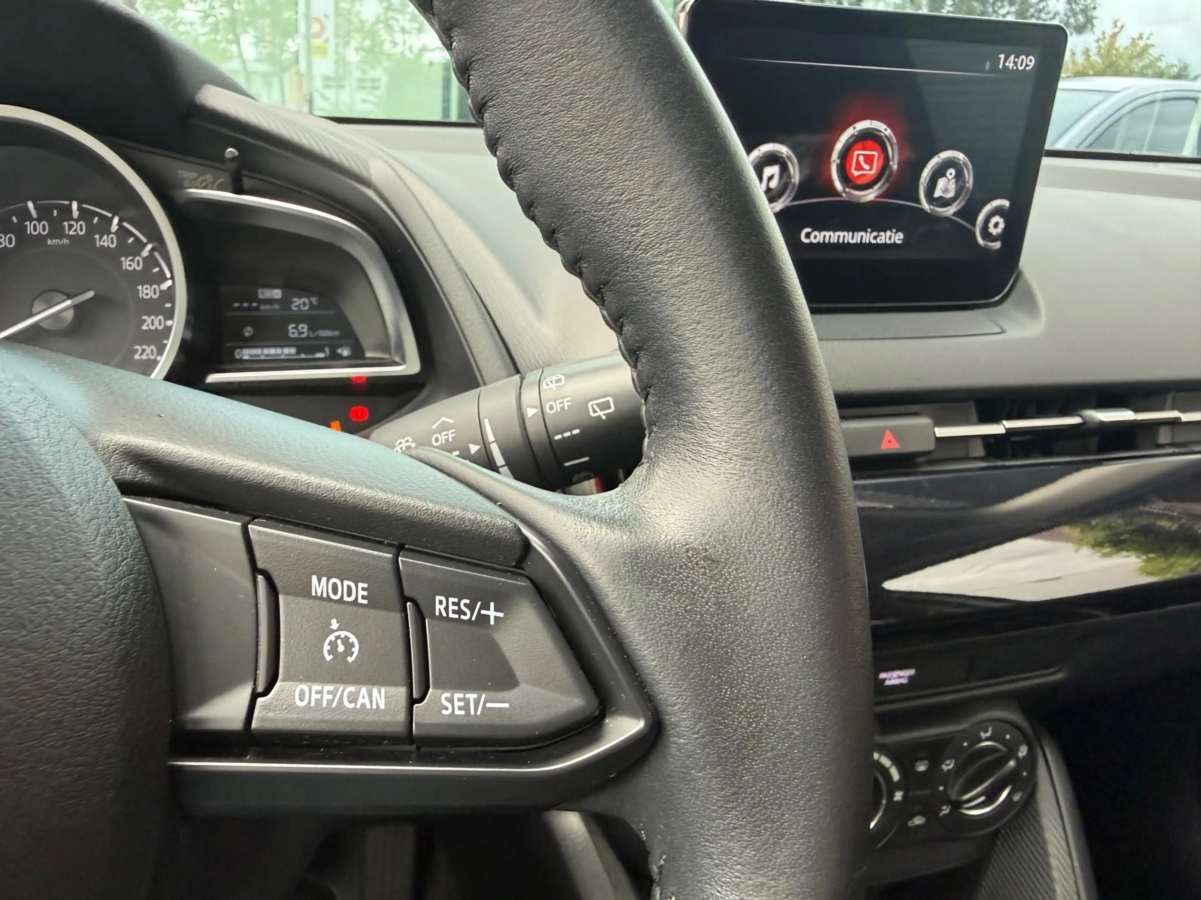 Mazda 2 1.5 Skyactiv-G Sportive - Navi - Cruise - Parkeerh — photo 3