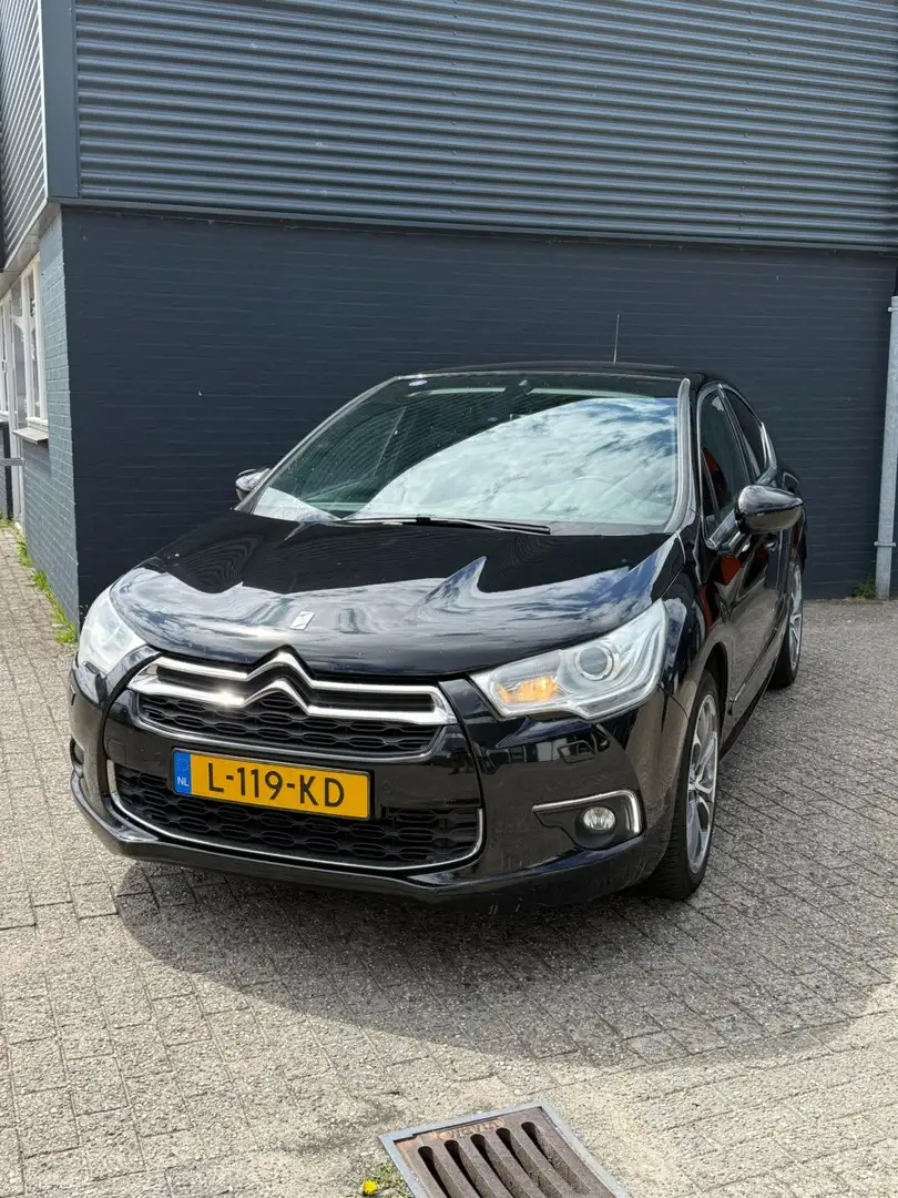 Citroen DS4 1.6 THP Sport Chic /navigatie/massagestoel/stoelve Zwart - 2