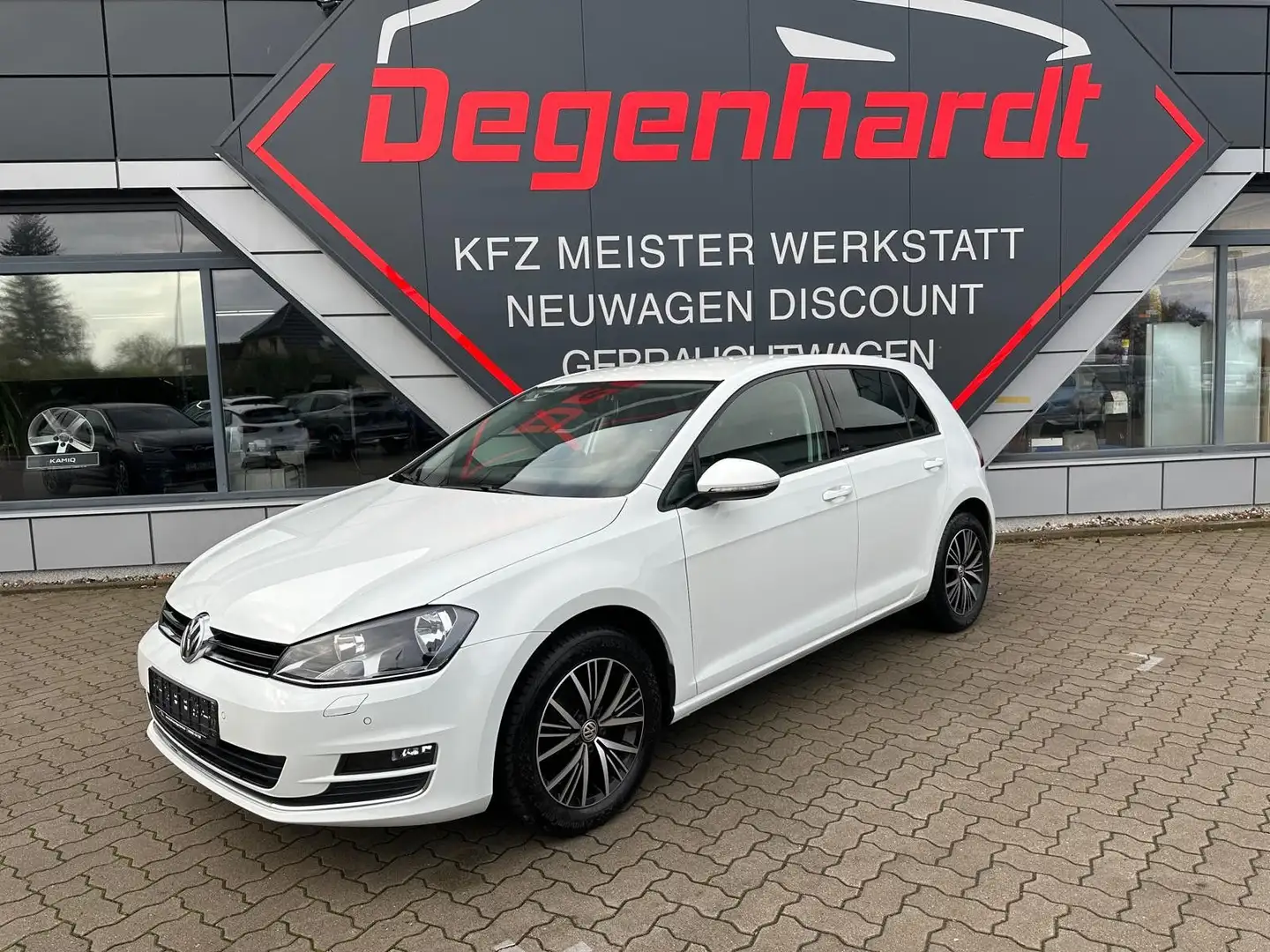 Volkswagen Golf VII Lim. Allstar BMT NAV Weiß - 1