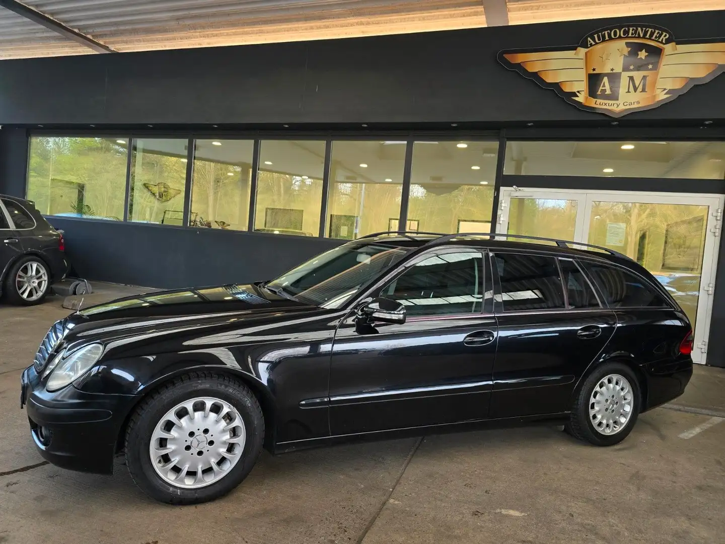 Mercedes-Benz E 200 T Kompressor Sport LEDER/SZH/Prins-LPG Schwarz - 2