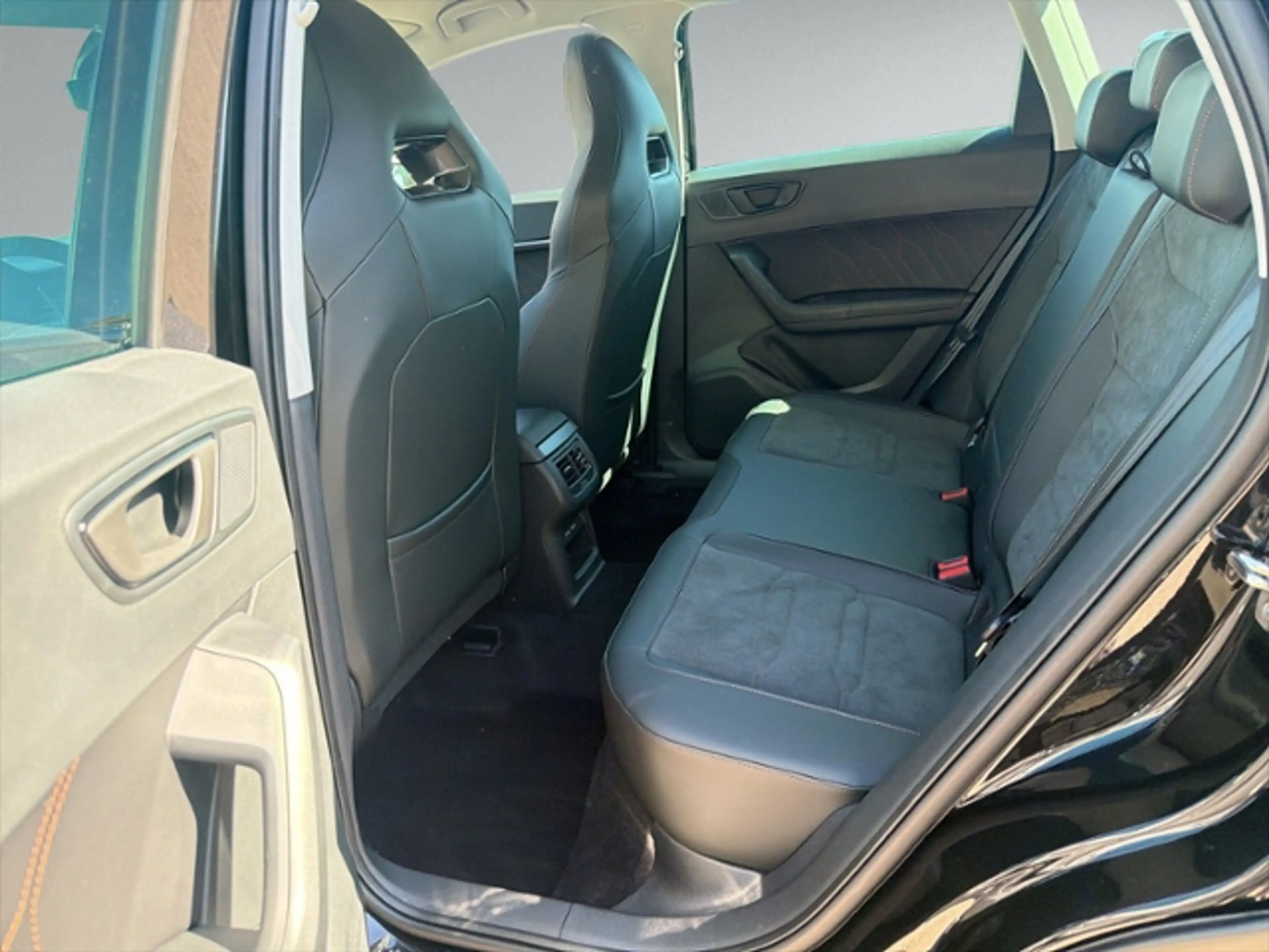 CUPRA Ateca 1.5 TSI DSG AHK+RFK+NAVI.+KESSY+eHECK+ACC+ — photo 10