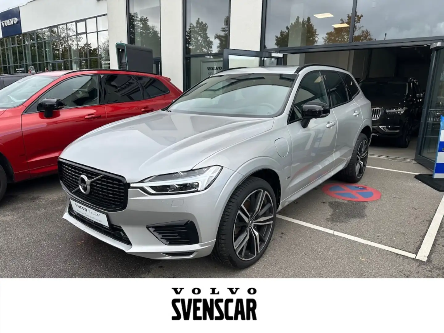 Volvo XC60 R Design Recharge Plug-In Hybrid AWD T8 Twin Engin Silber - 1
