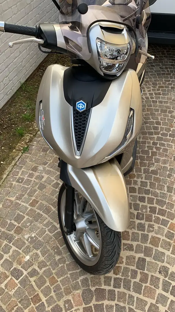 Piaggio Beverly 300 - 1