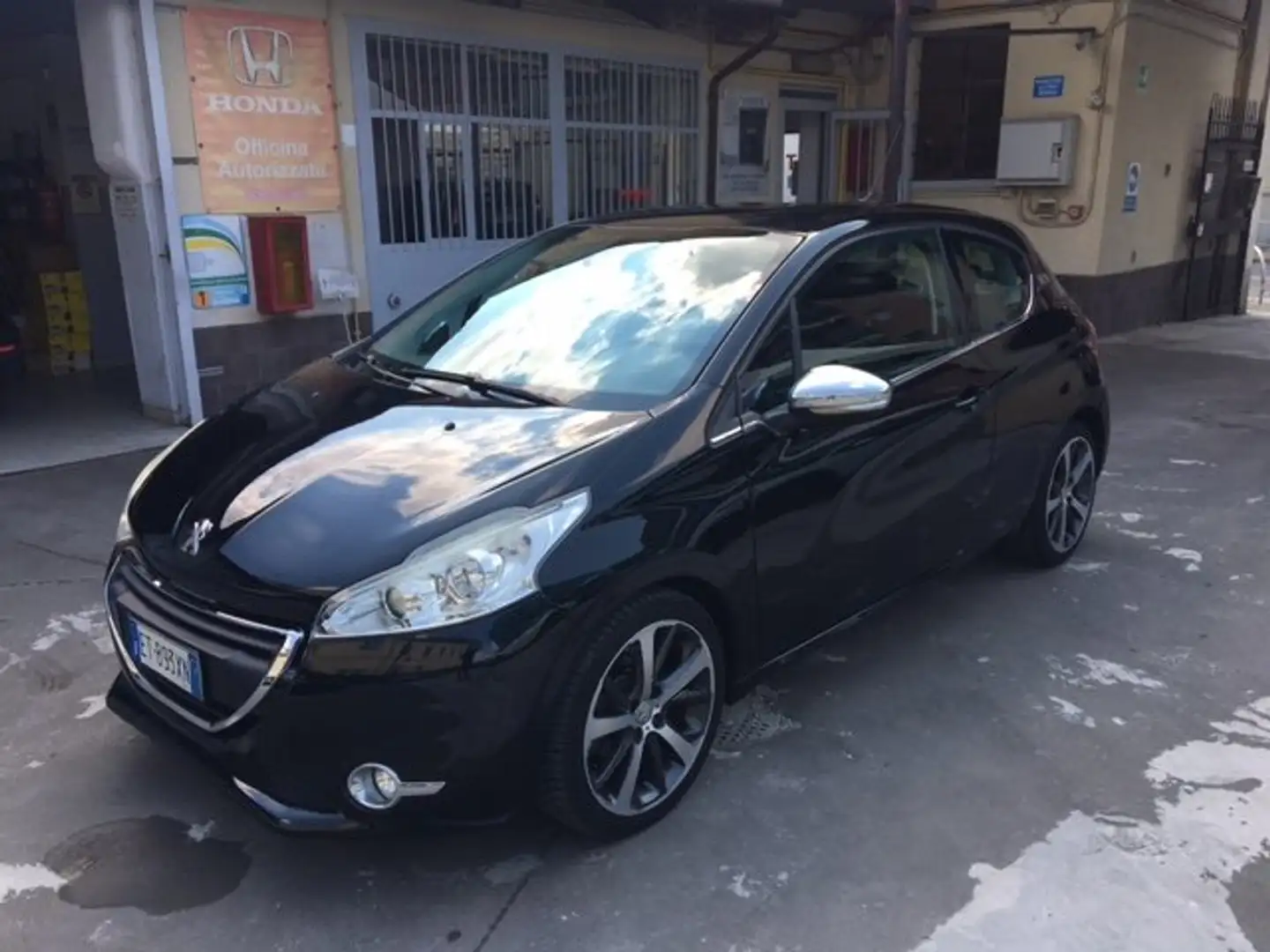 Peugeot 208 208 3p 1.6 e-hdi 92 CV Allure S&S Nero - 1
