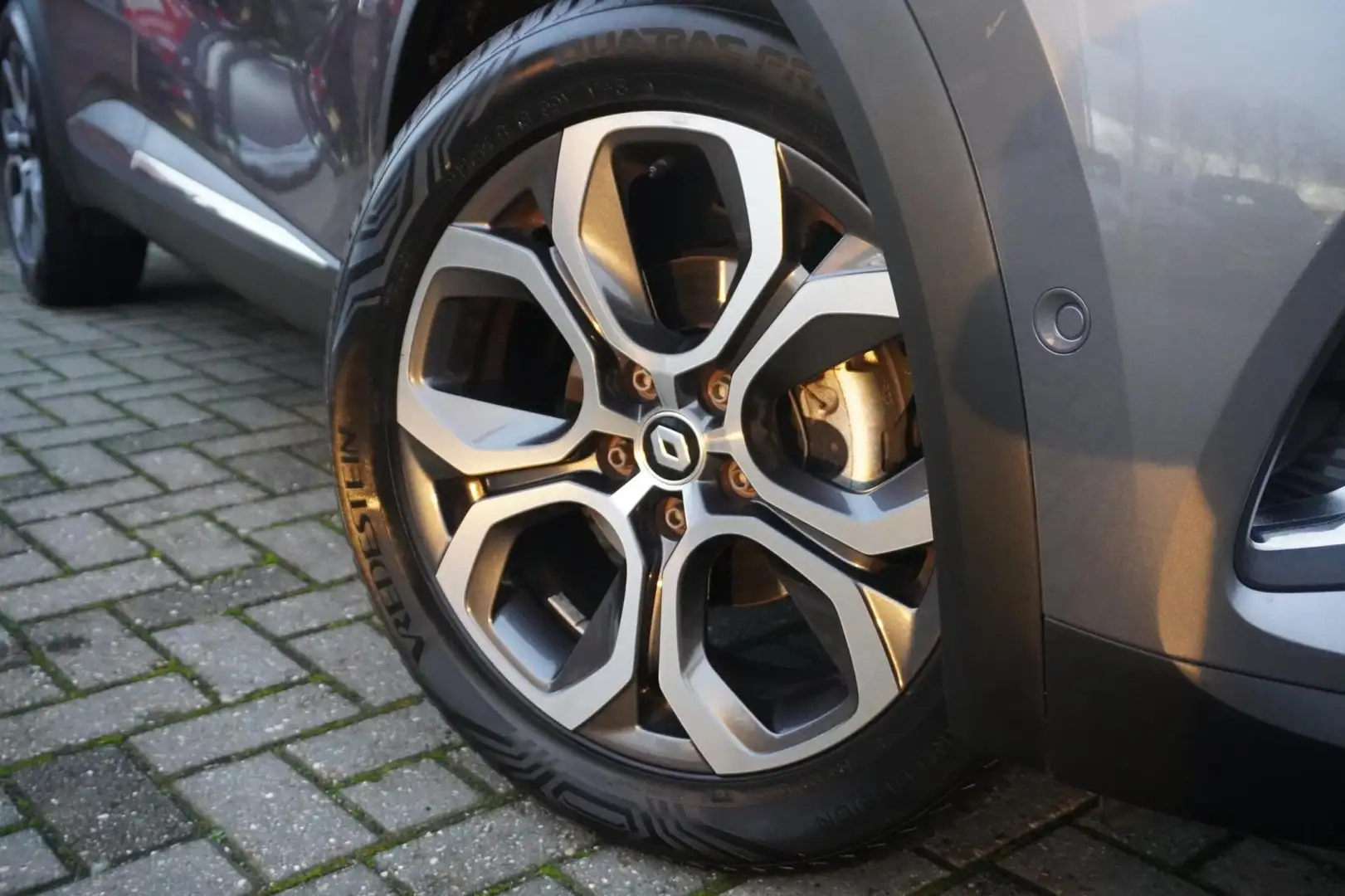 Renault Captur 1.0 TCe 90 techno / Bose / Carplay / Intrieurverli Gris - 2