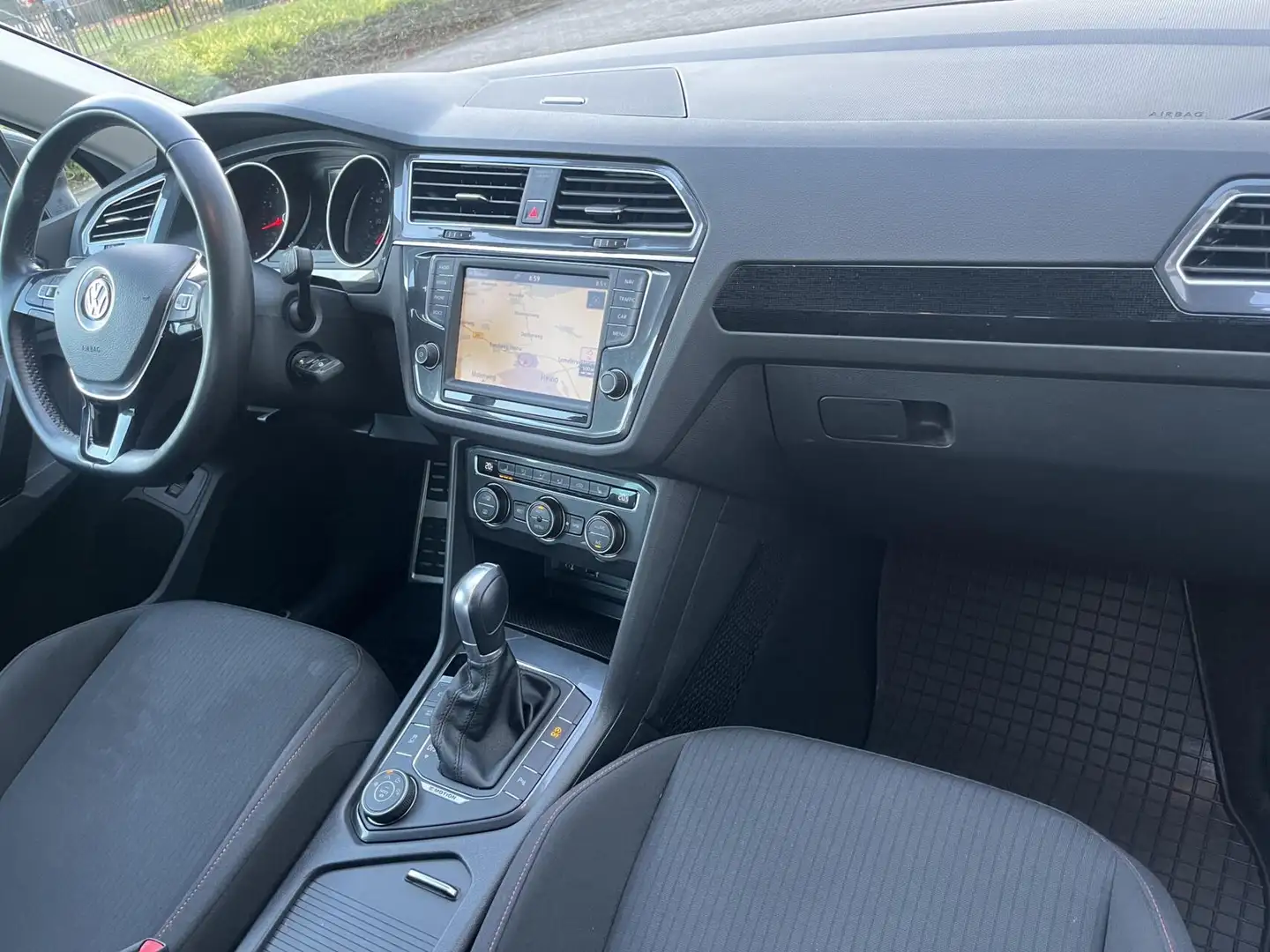 Volkswagen Tiguan 2.0 TSI 4Motion 180PK EL. TREKH+ACC+LED Gris - 2