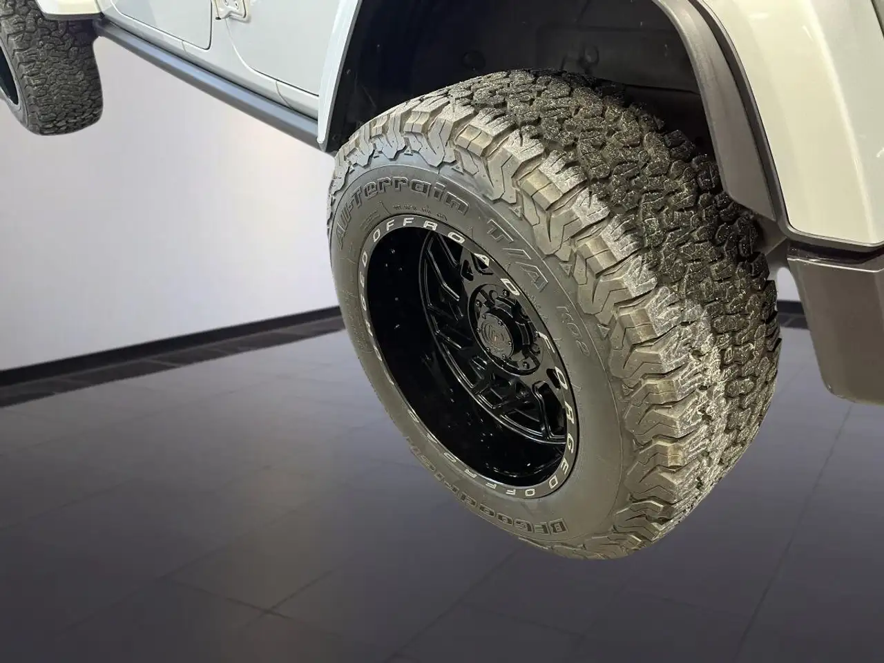 Jeep Wrangler photo Jeep Wrangler