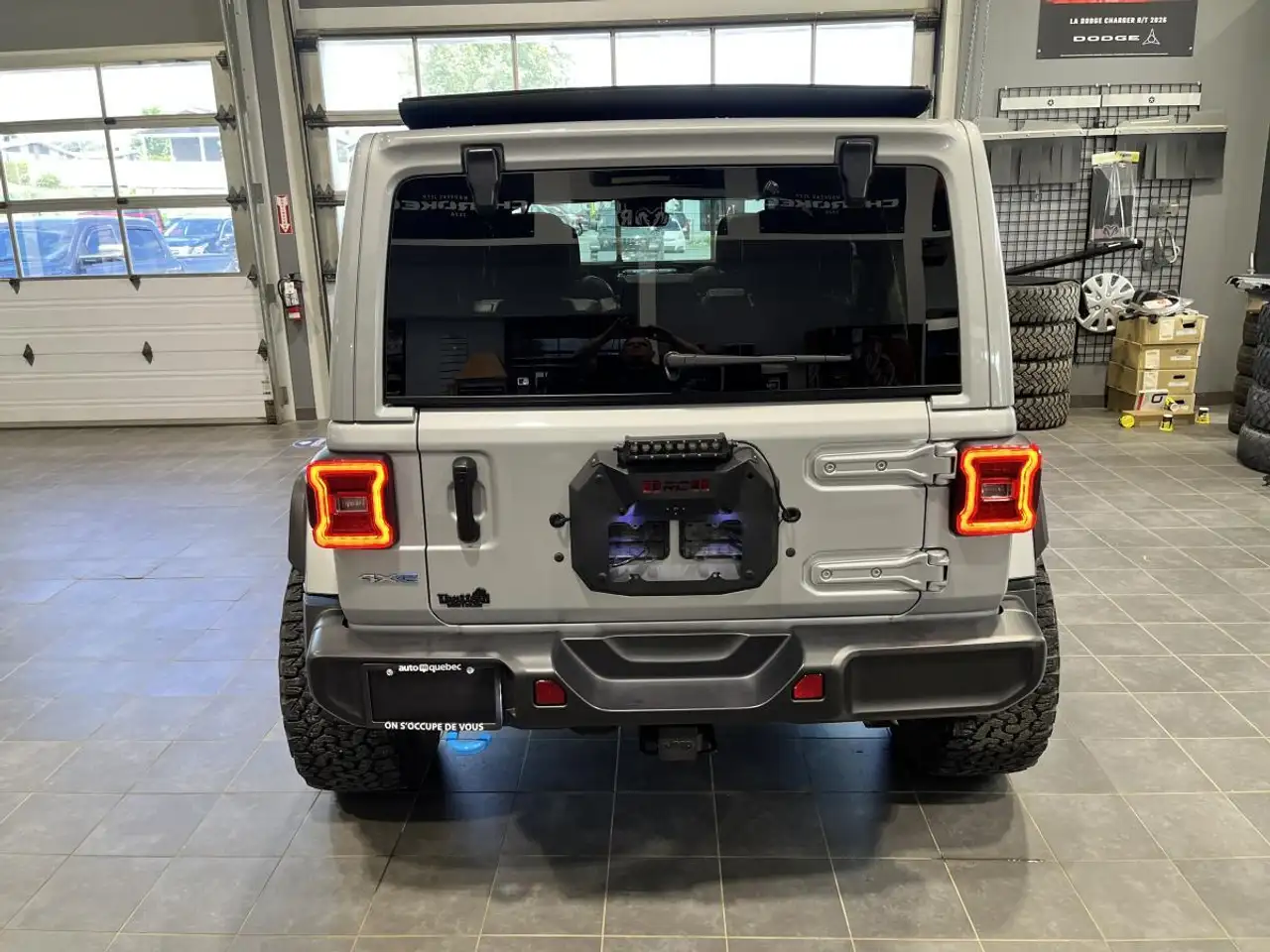 Jeep Wrangler photo Jeep Wrangler