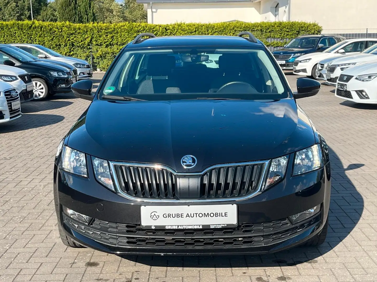 Skoda Octavia Combi Soleil DSG*SHZ*AHK*ACC Schwarz - 2