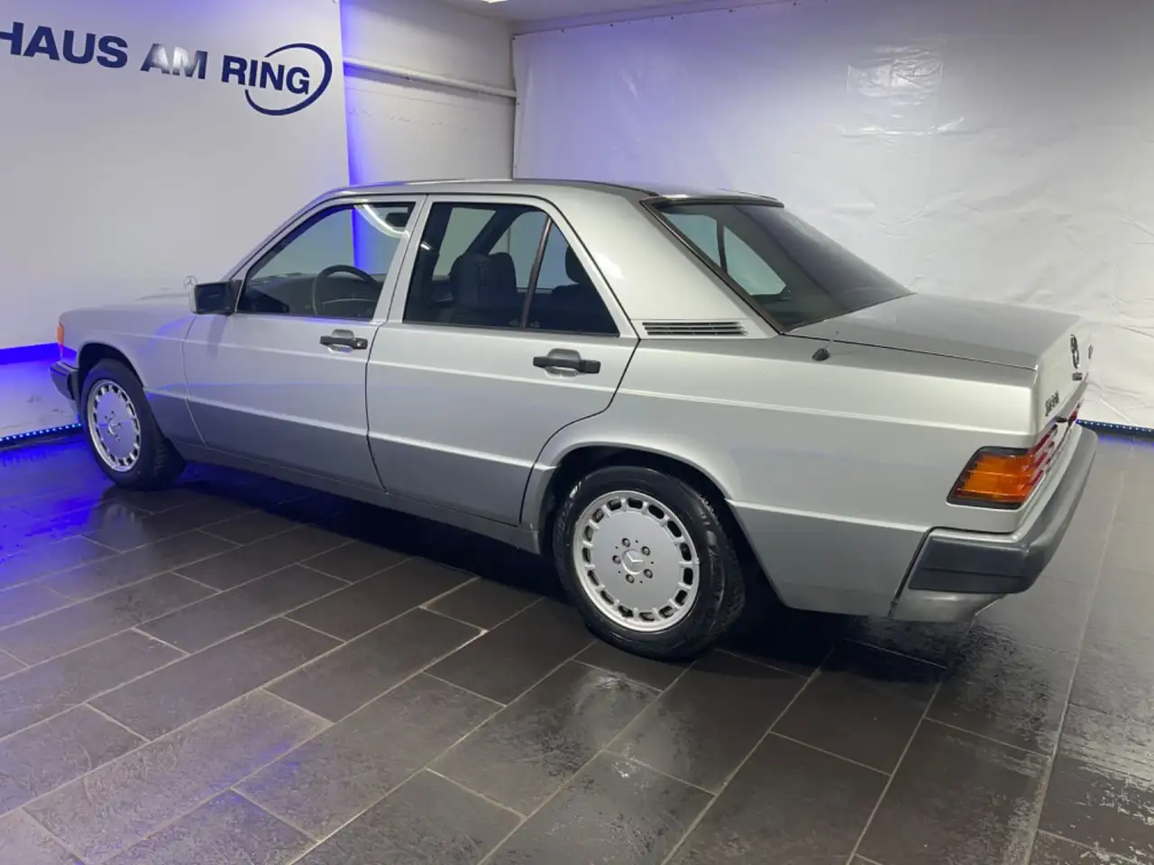 Mercedes-Benz 190 E 2.0/2.5 Aut. VÄTH SCHIEBEDACH EL.SITZ NAVI, foto 6