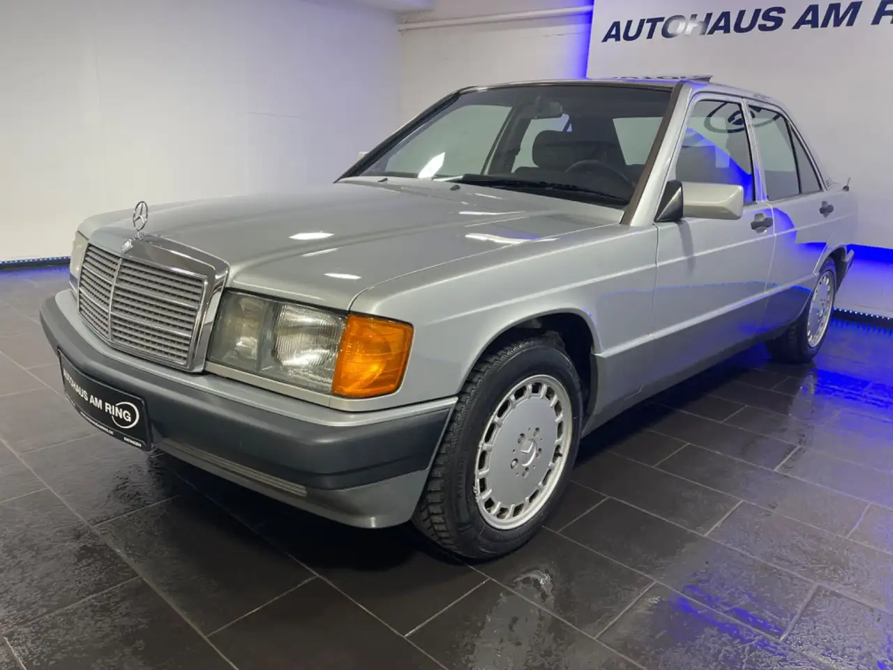 Mercedes-Benz 190 E 2.0/2.5 Aut. VÄTH SCHIEBEDACH EL.SITZ NAVI, foto 4