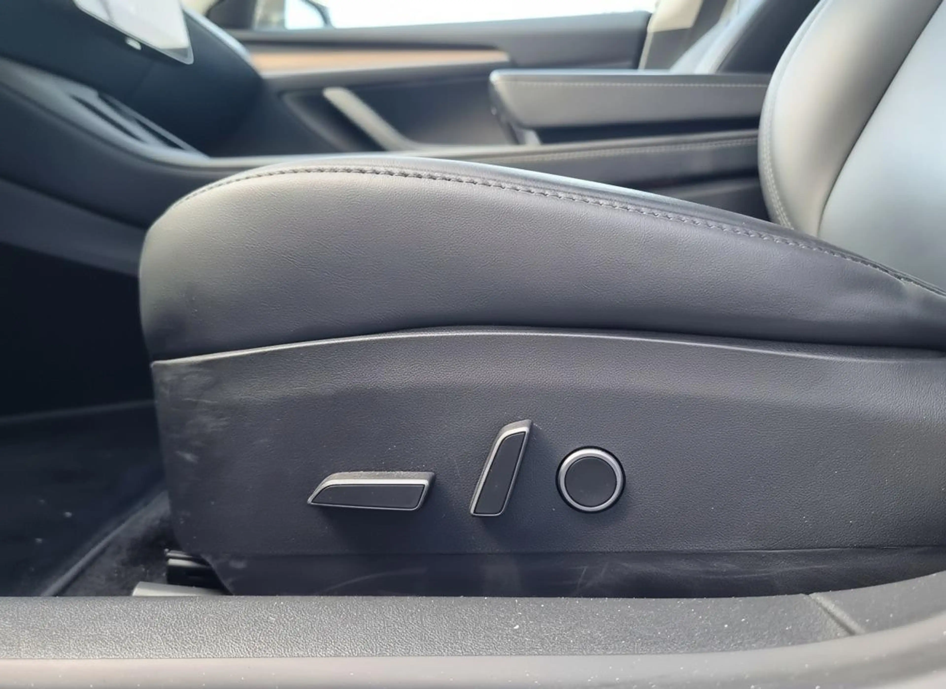 Tesla Model 3 Standard RWD Plus 60kWh SOH 92,1% | Leder | Panora — photo 6