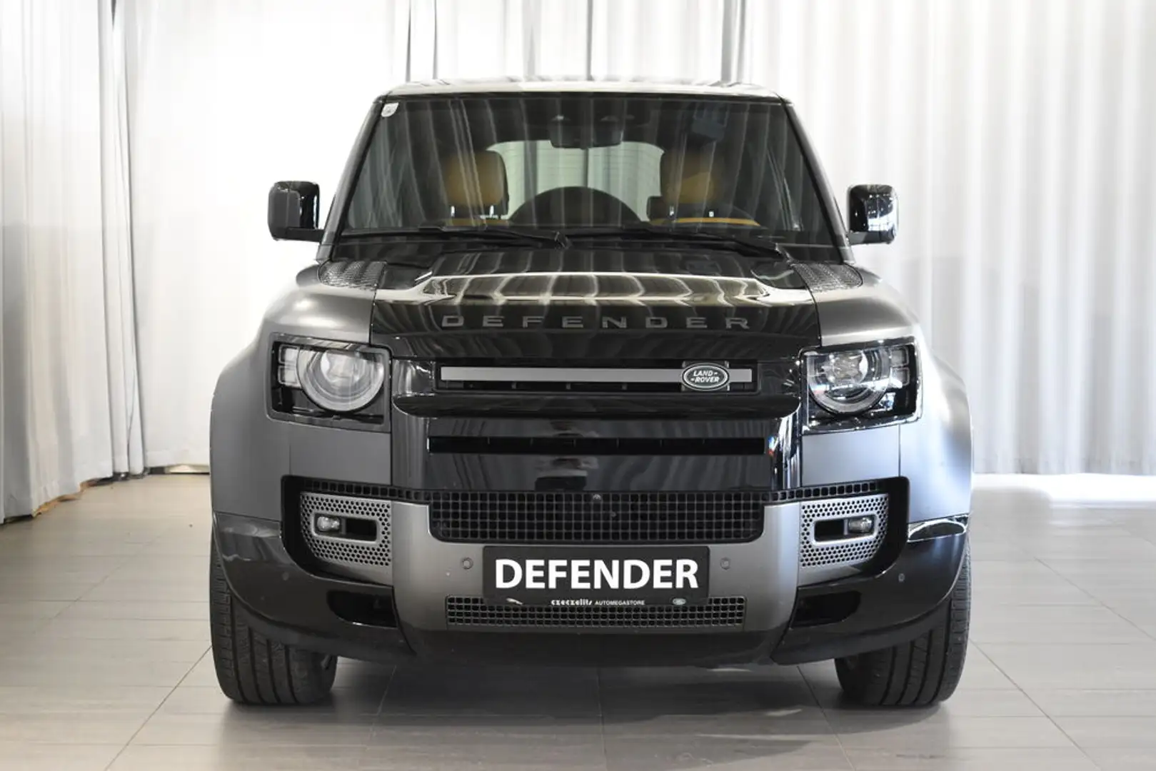 Land Rover Defender 110 Carpathian Edition P525 V8 Grijs - 2