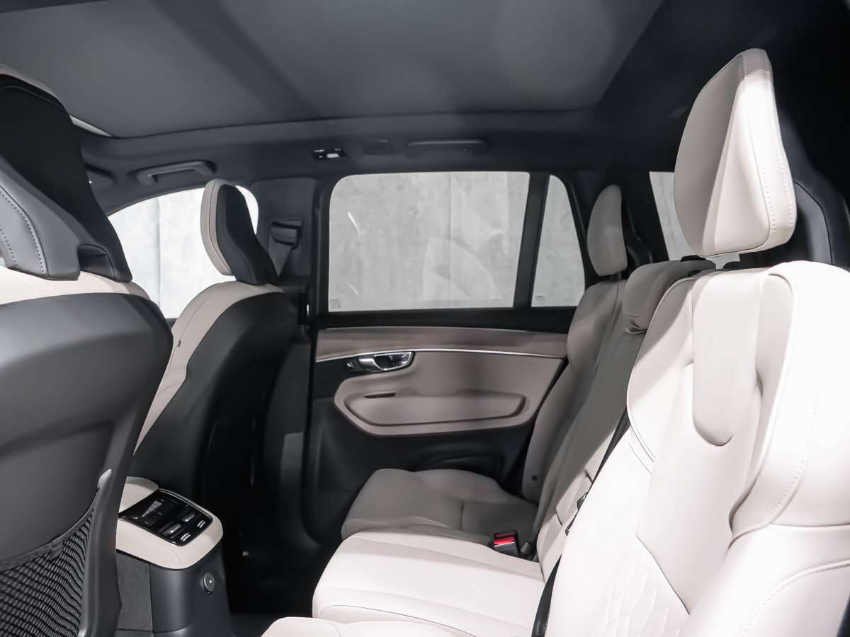 2026 Volvo XC90 Core Bright Theme thumb 12