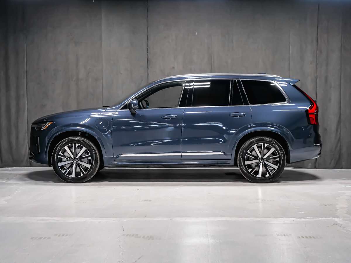 2026 Volvo XC90 Core Bright Theme alt 3