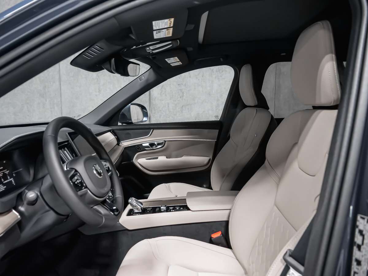 2026 Volvo XC90 Core Bright Theme thumb 11