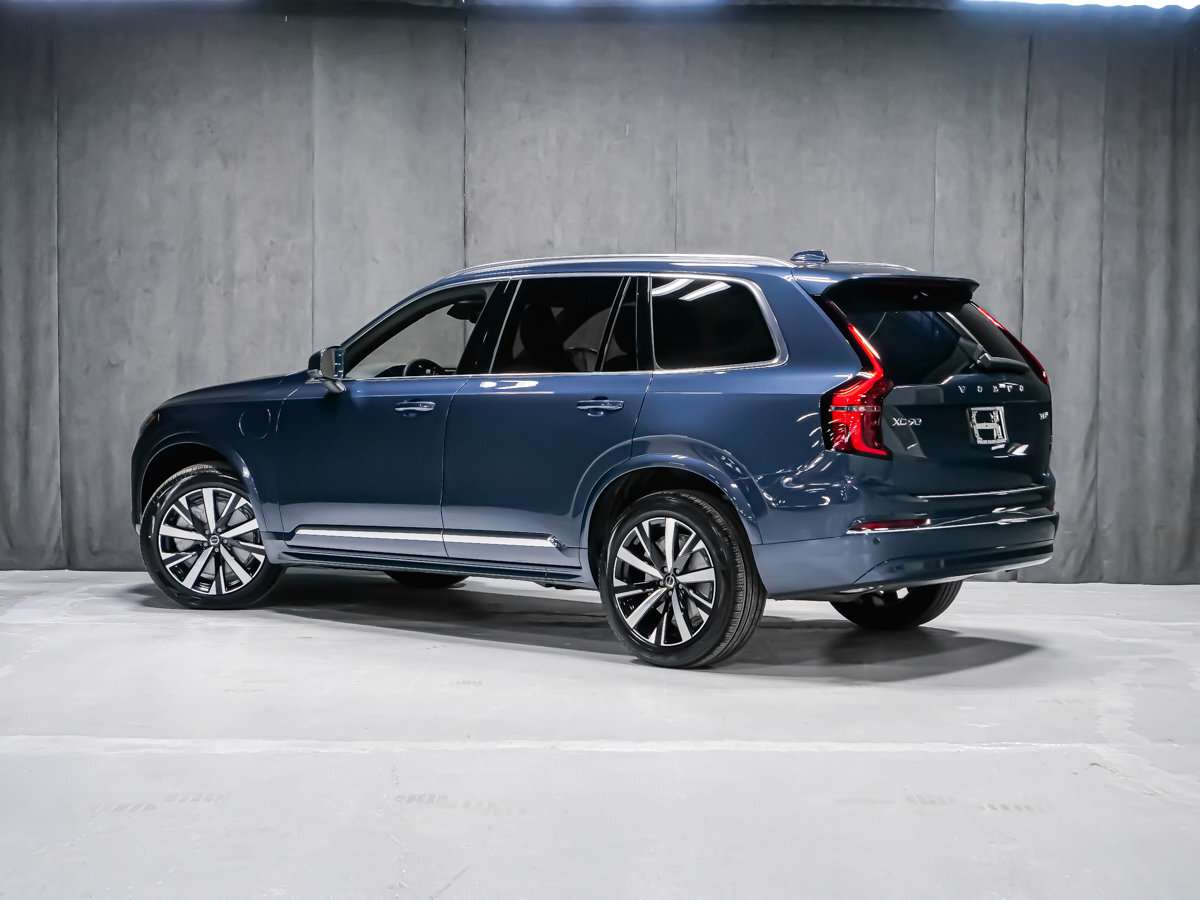 2026 Volvo XC90 Core Bright Theme alt 4