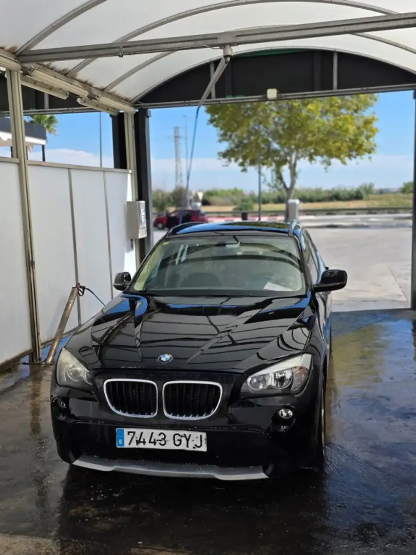 BMW X1 sDrive 18d Blanc - 1
