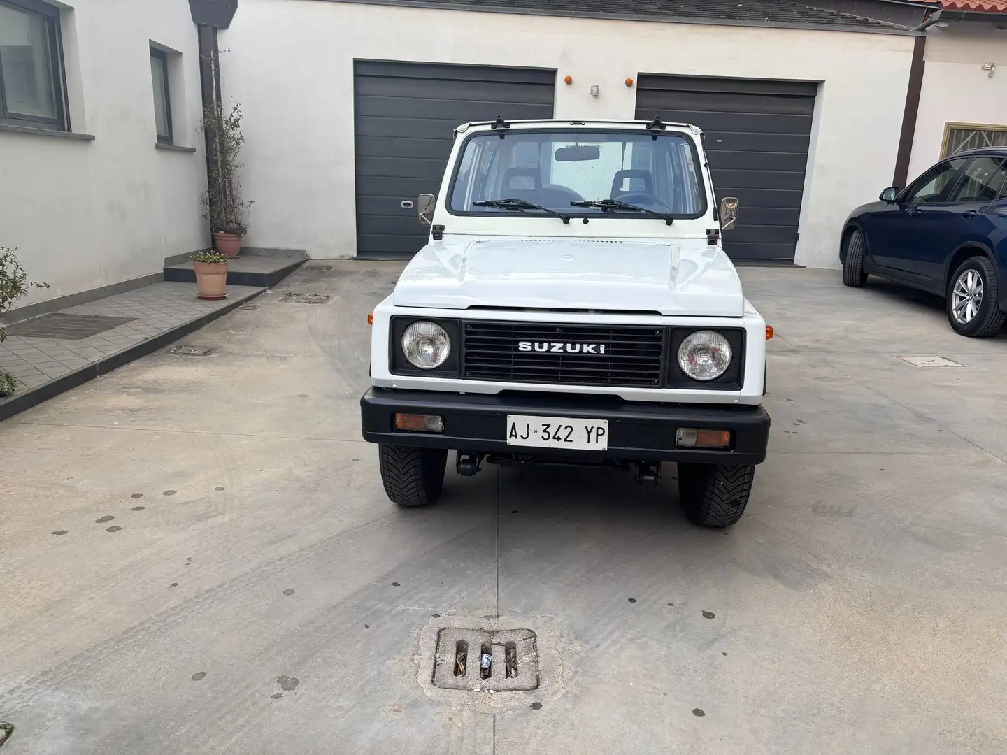 Suzuki Samurai Alb - 1