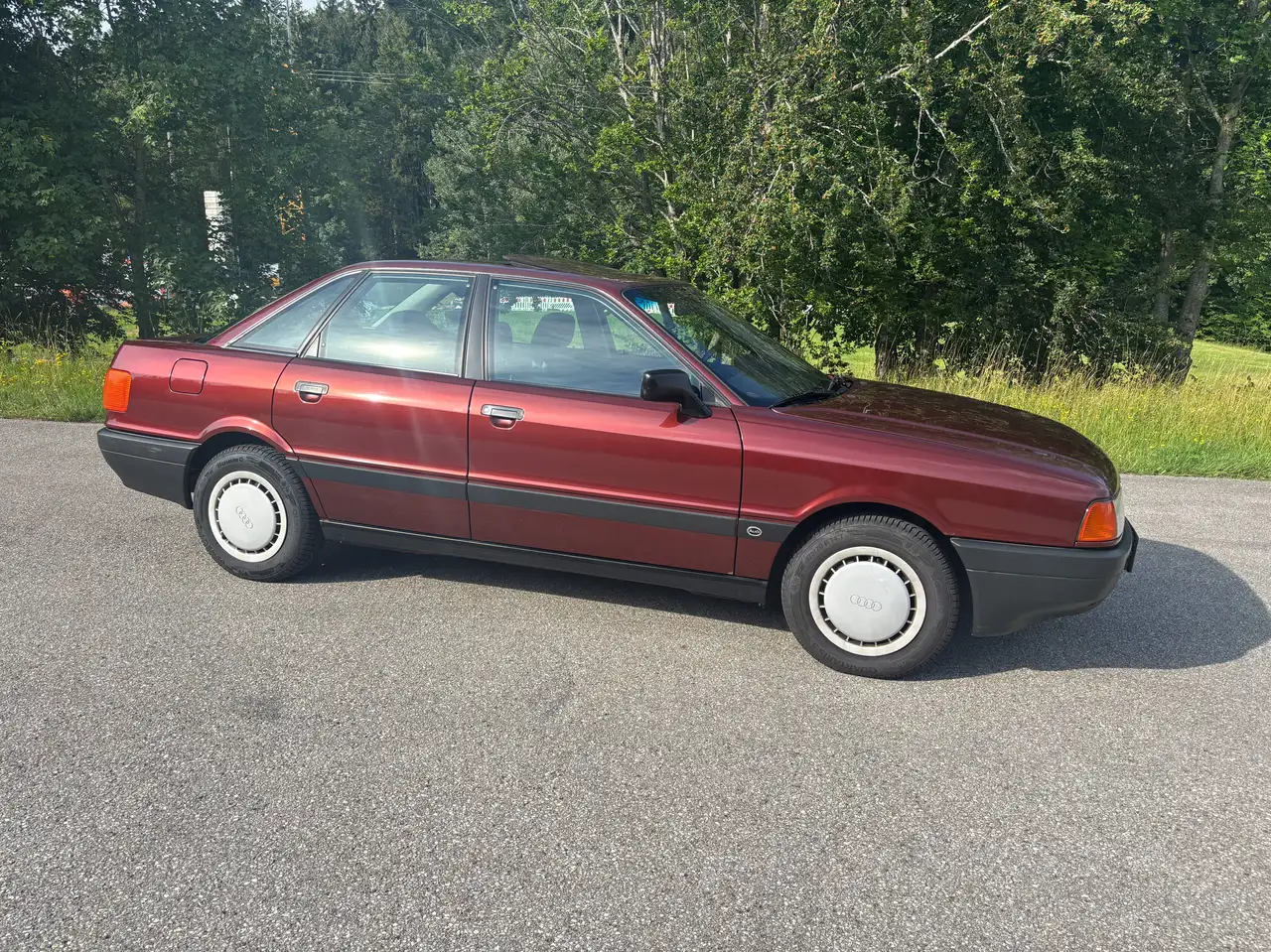 Audi 80 1.8 Young Edition, foto 3