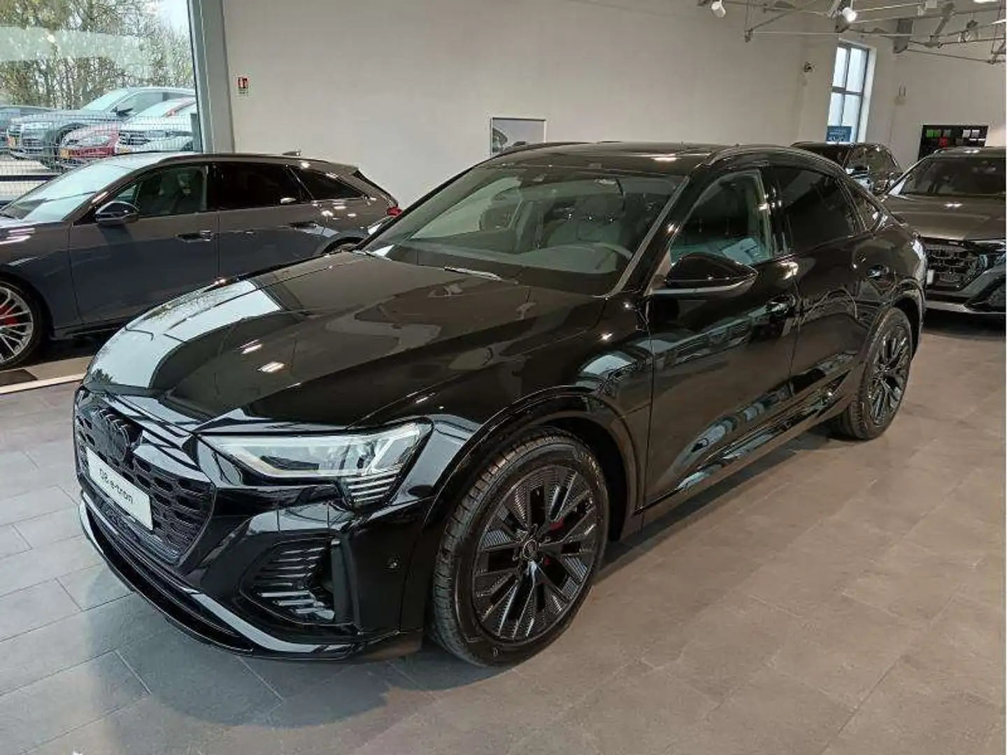 Audi Q8 e-tron Sportback S-line 50 quattro Czarny - 1