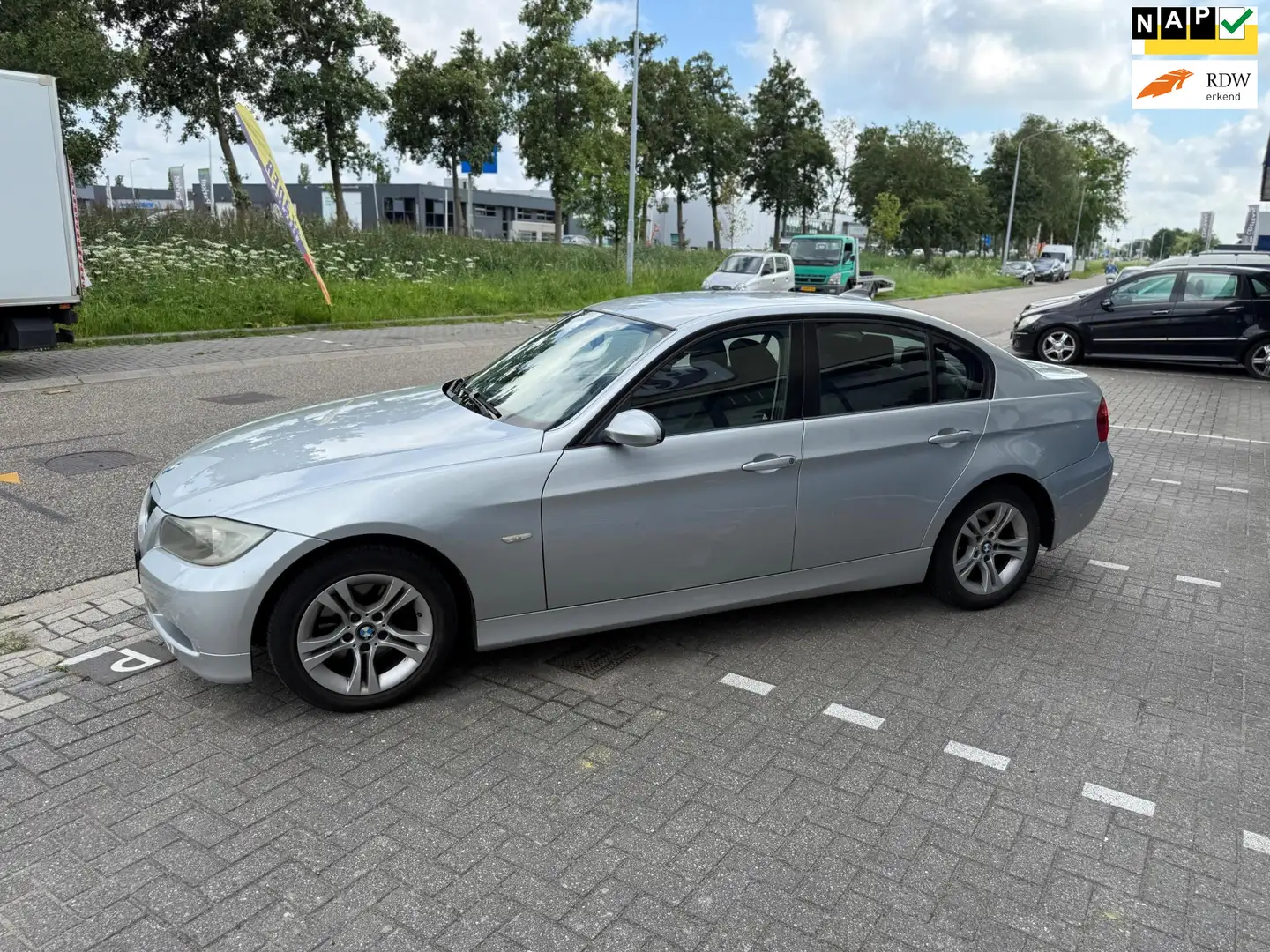 BMW 320 3-serie 320i Business Line ((( navi ))) Gris - 1
