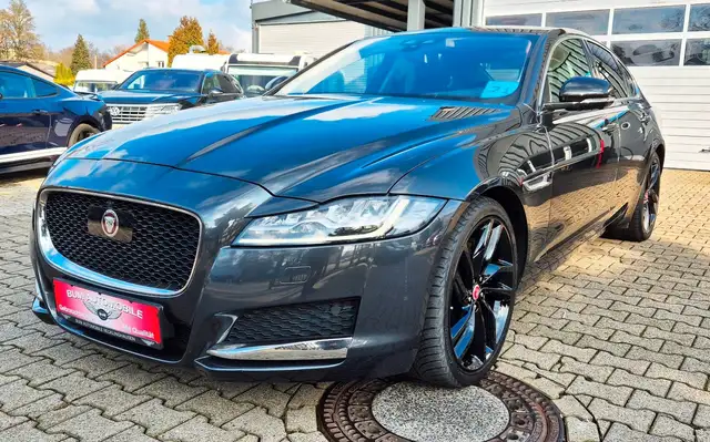 Jaguar XF Portfolio V6 300PS