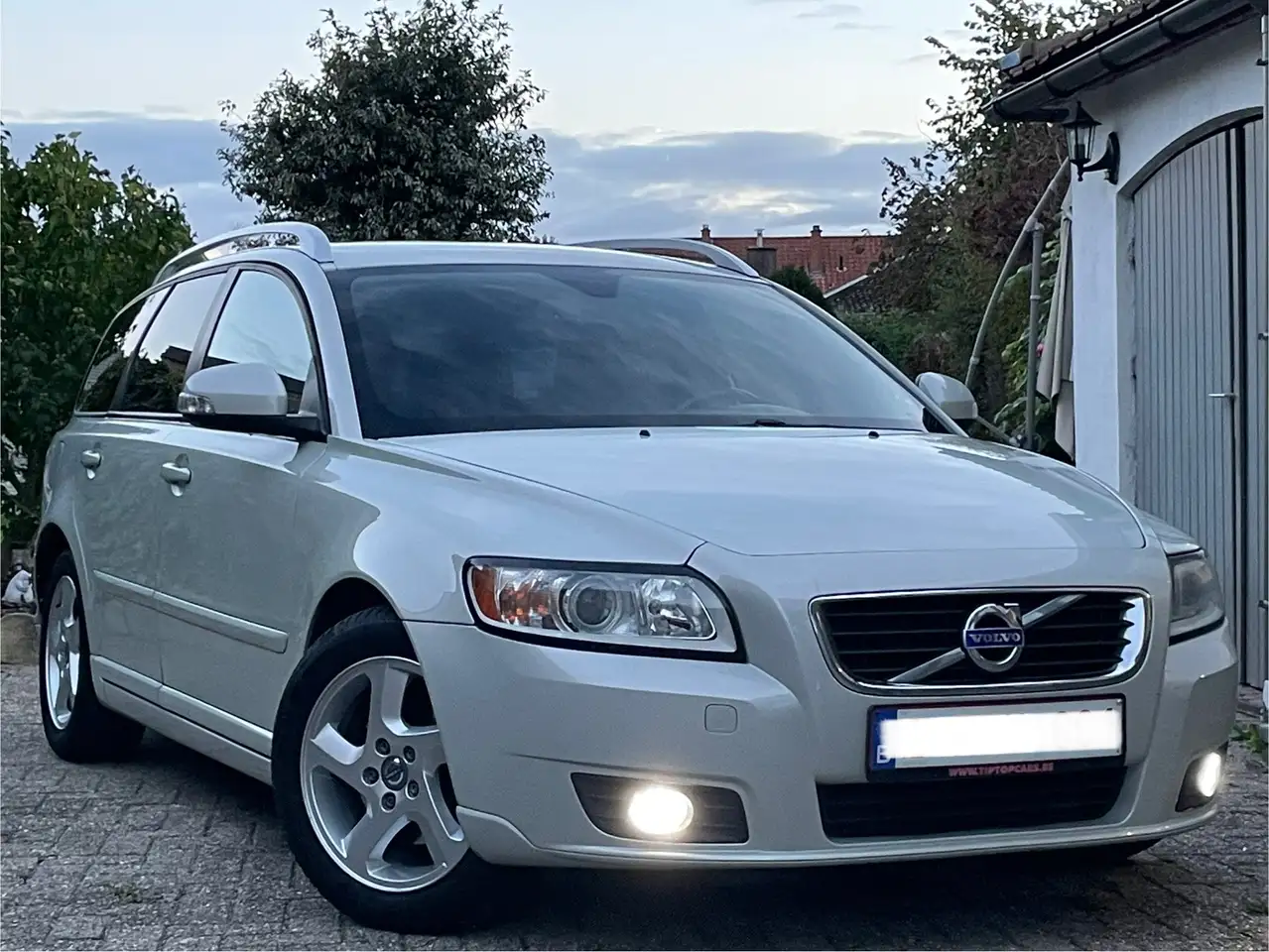 Volvo V50