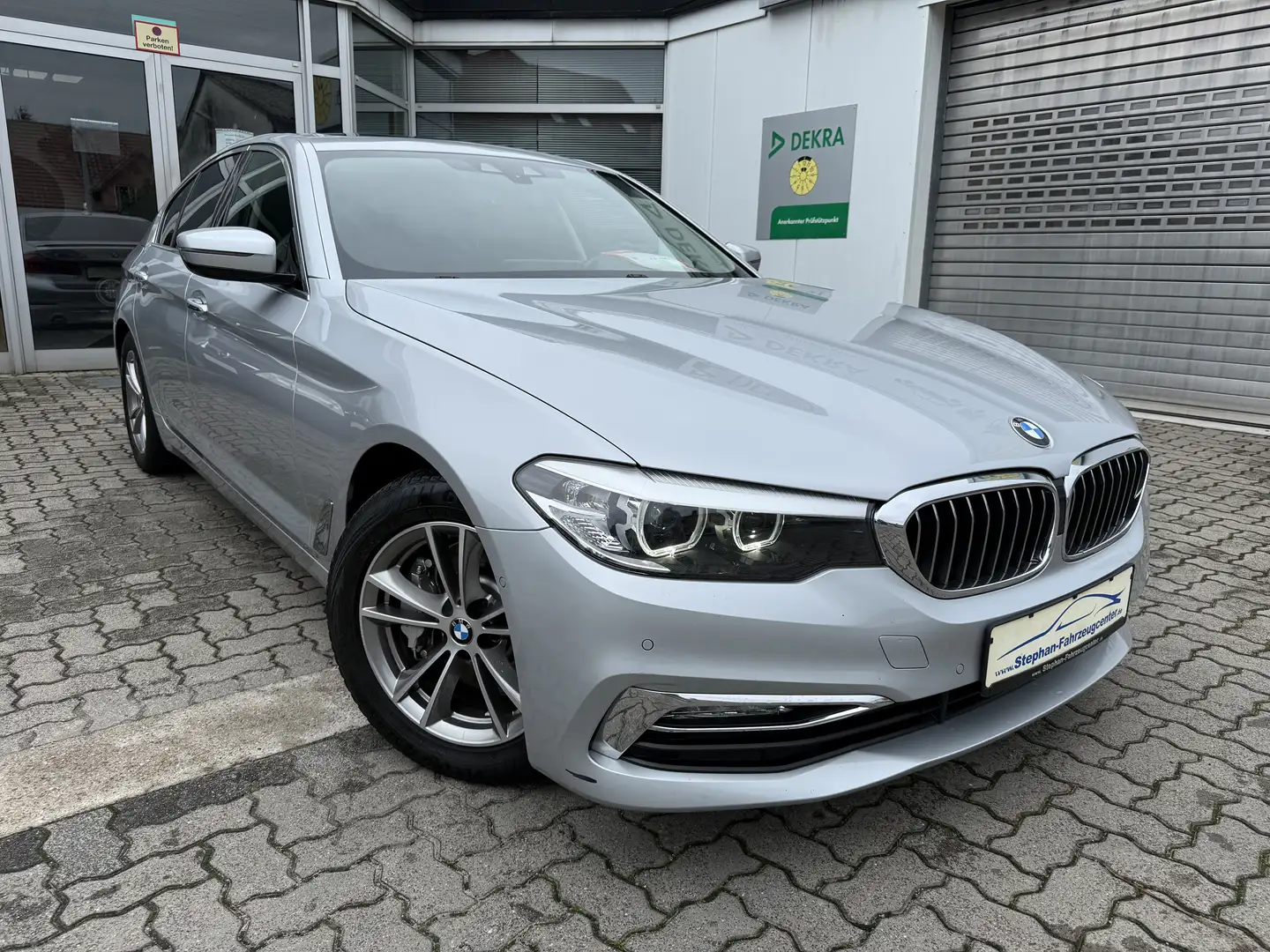 BMW 530 d Luxury Line mit Klima/Navi/Leder/PDC/Alus/LED/ Срібний - 1