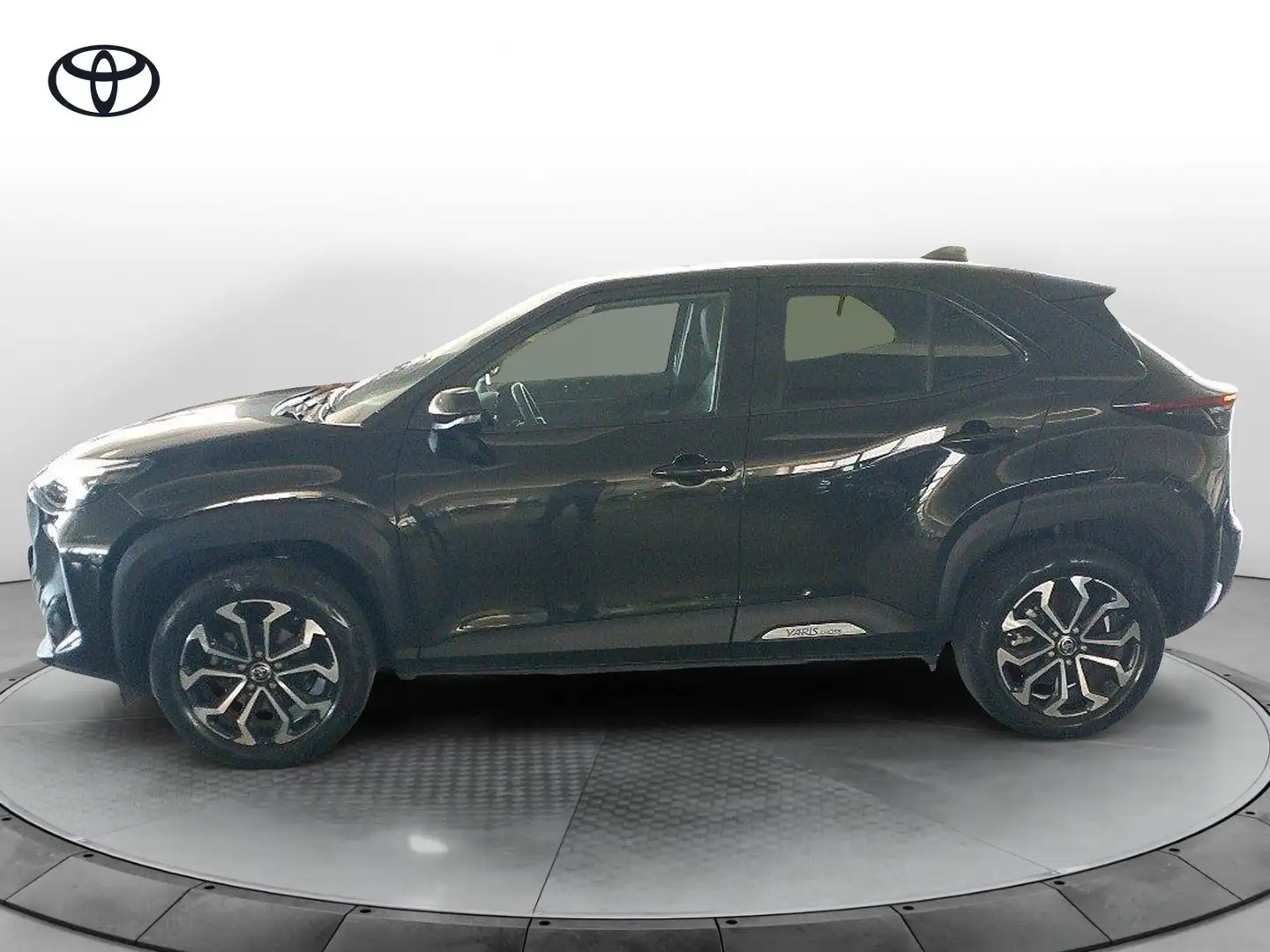 Toyota Yaris Cross 1.5 Hybrid 5p. E-CVT Trend Zwart - 2