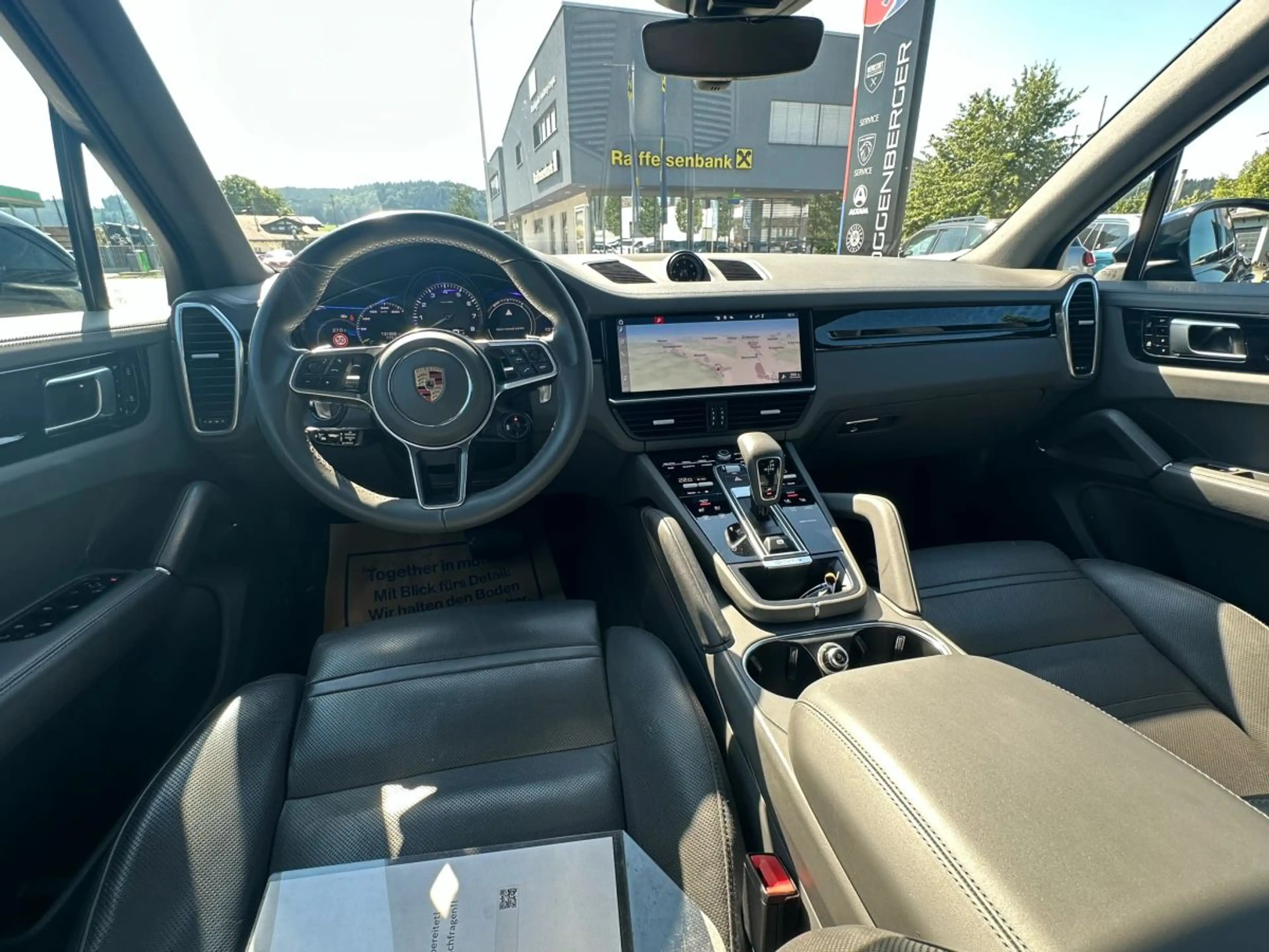 Porsche Cayenne E-Hybrid — photo 15