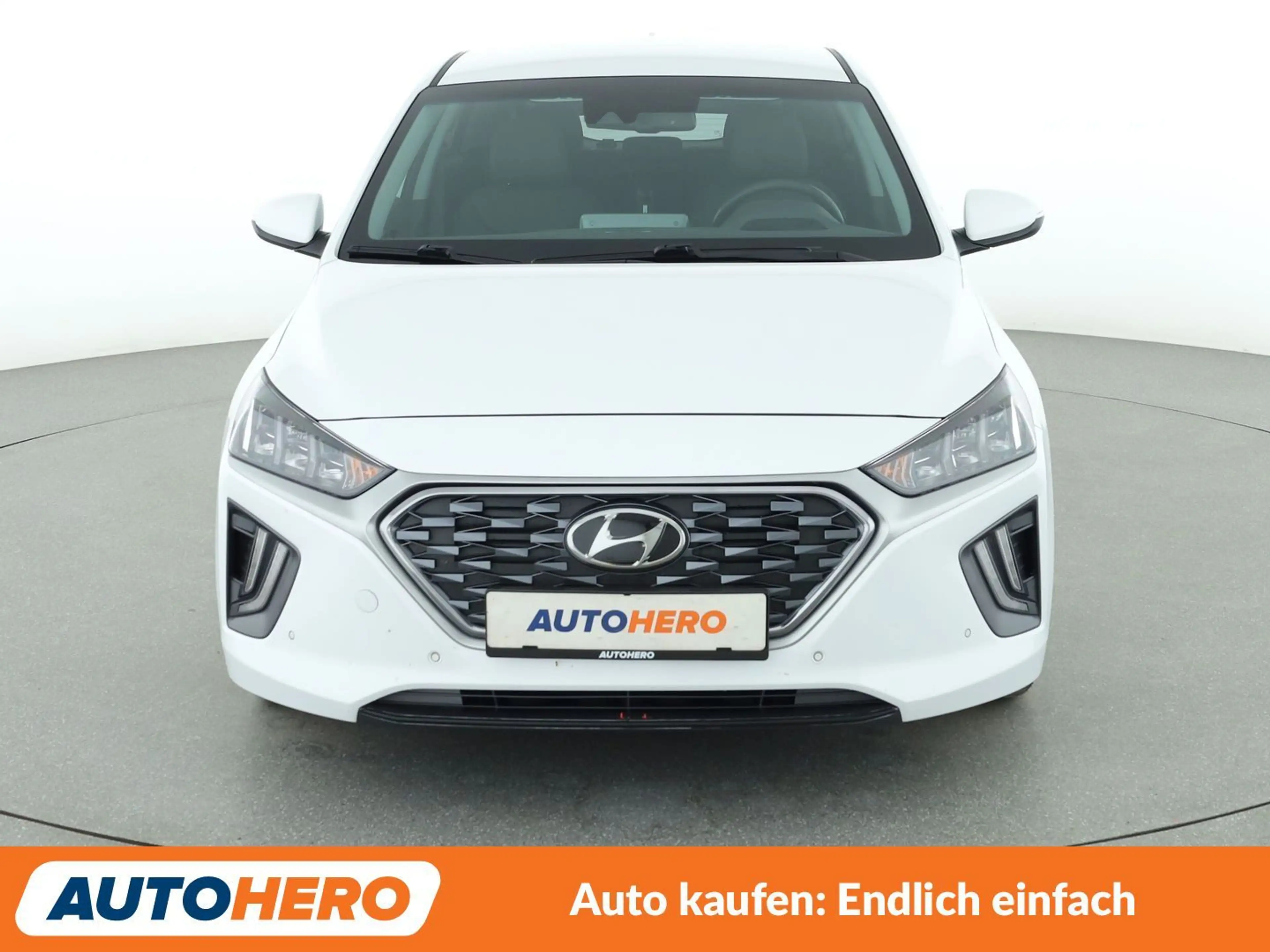 Hyundai IONIQ 1.6 Hybrid Premium Aut.*NAVI*ACC*CAM*PDC*SHZ*ALU* — photo 9