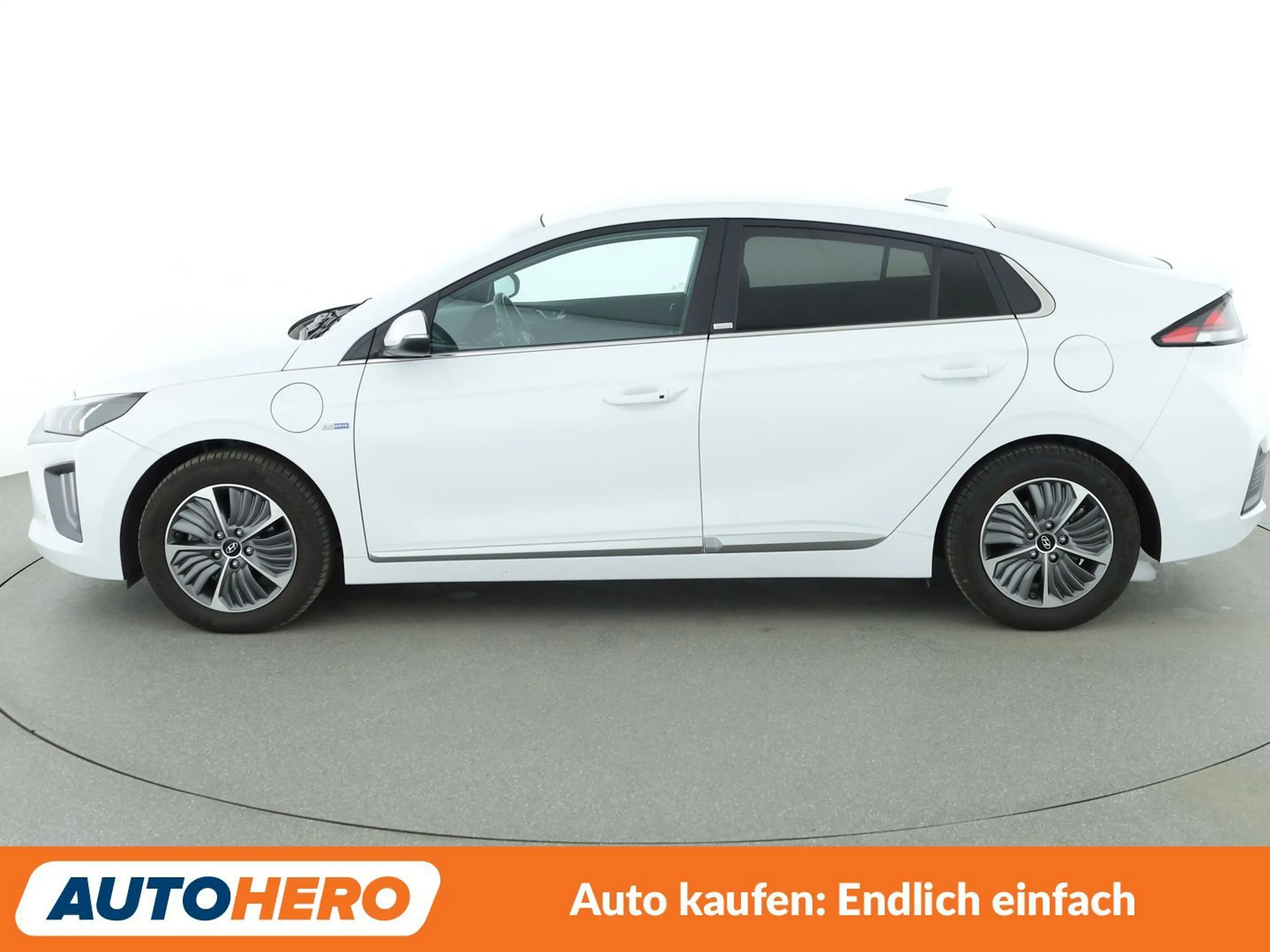Hyundai IONIQ 1.6 Hybrid Premium Aut.*NAVI*ACC*CAM*PDC*SHZ*ALU* — photo 3