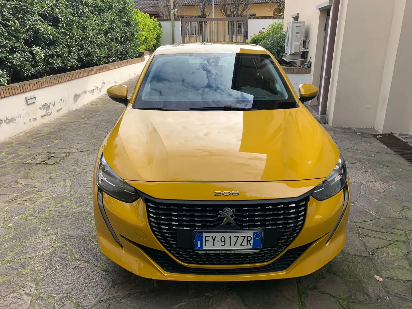 Peugeot 208 Active- Pure Tech 75 S&S Giallo - 1