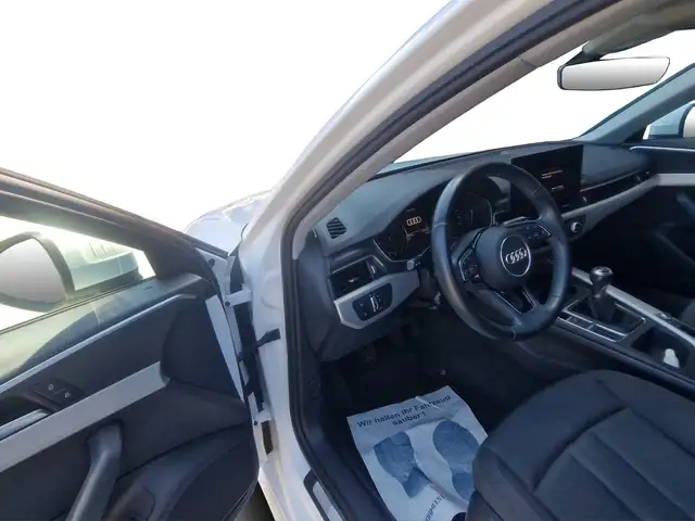 Audi A4 view 13