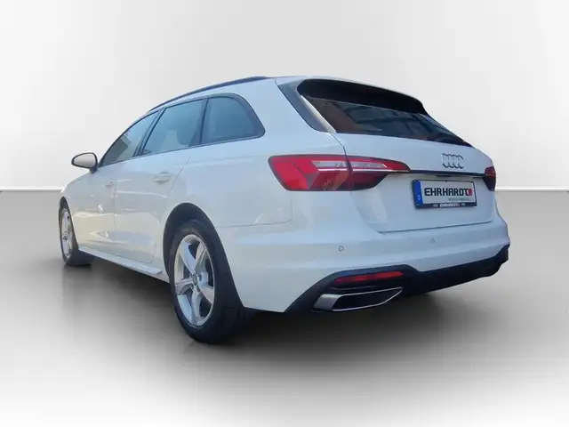 Audi A4 view 9