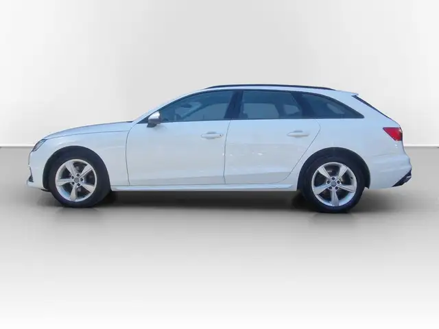 Audi A4 view 10