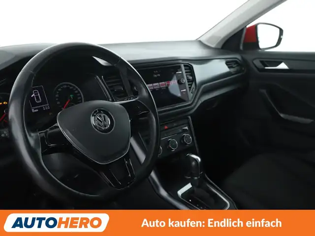 Volkswagen T-Roc view 11